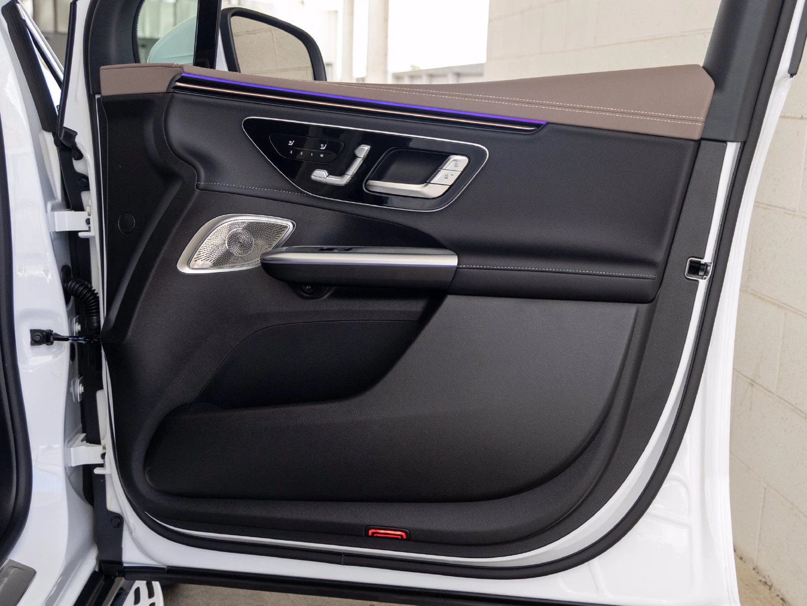2027 Mercedes-Benz EQE 320+ SUV interior, door panel, Sable Brown/Black