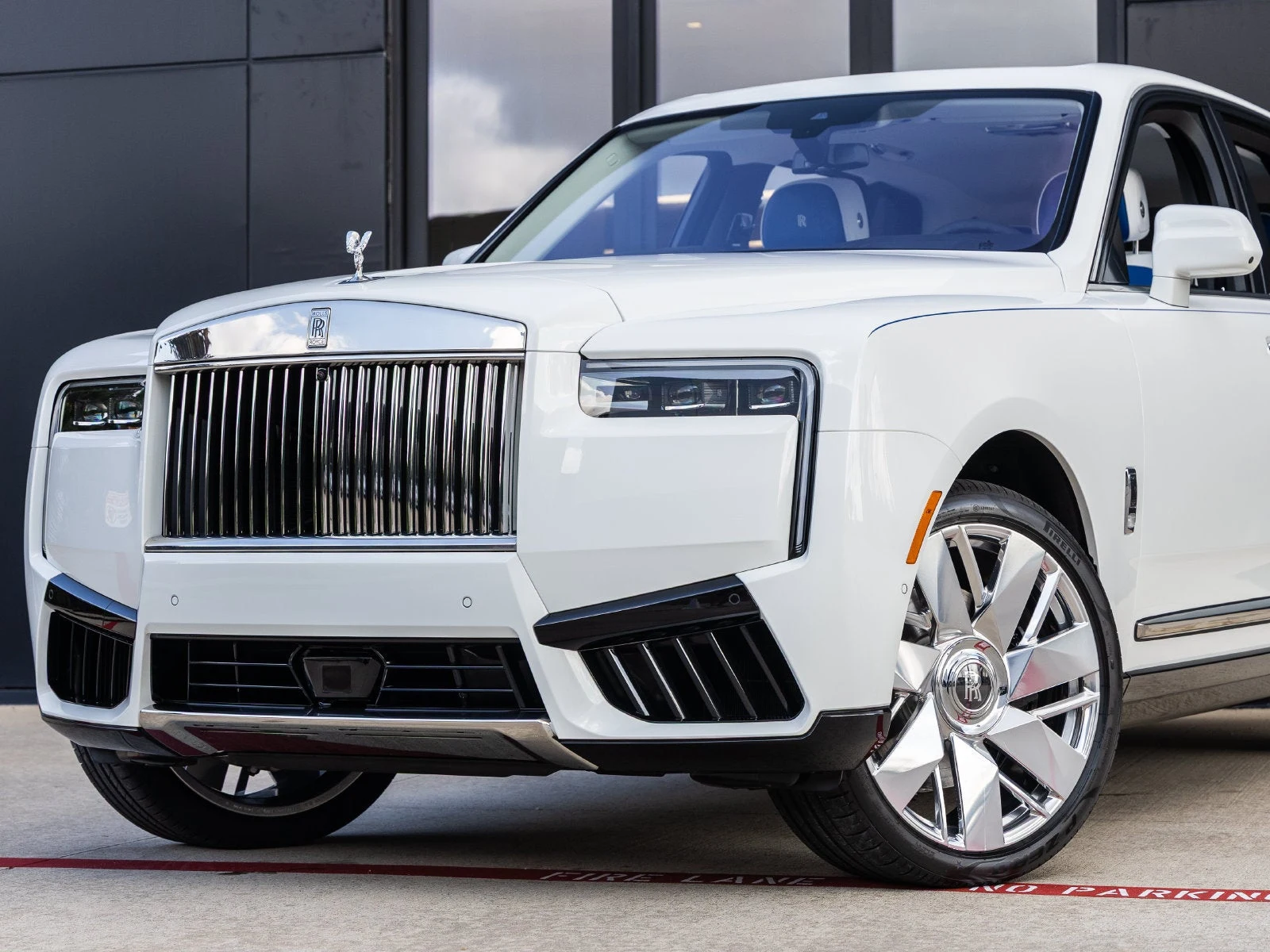 2027 Rolls-Royce Cullinan for sale, exterior, English White