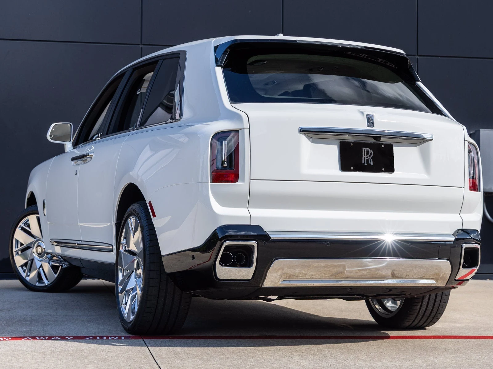 2027 Rolls-Royce Cullinan, rear three-quarter view, English White