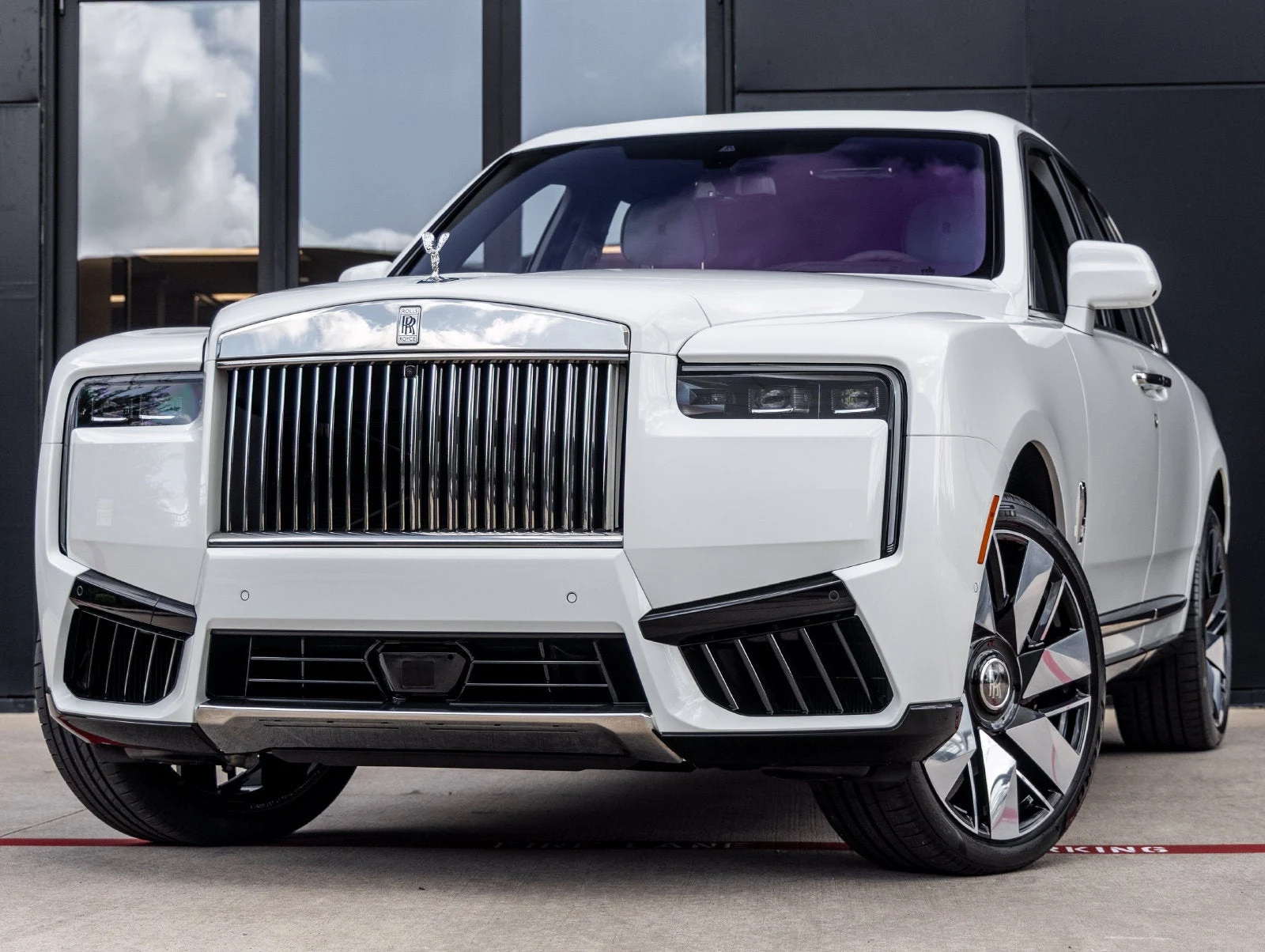 2027 Rolls-Royce Cullinan Base for sale, exterior, White