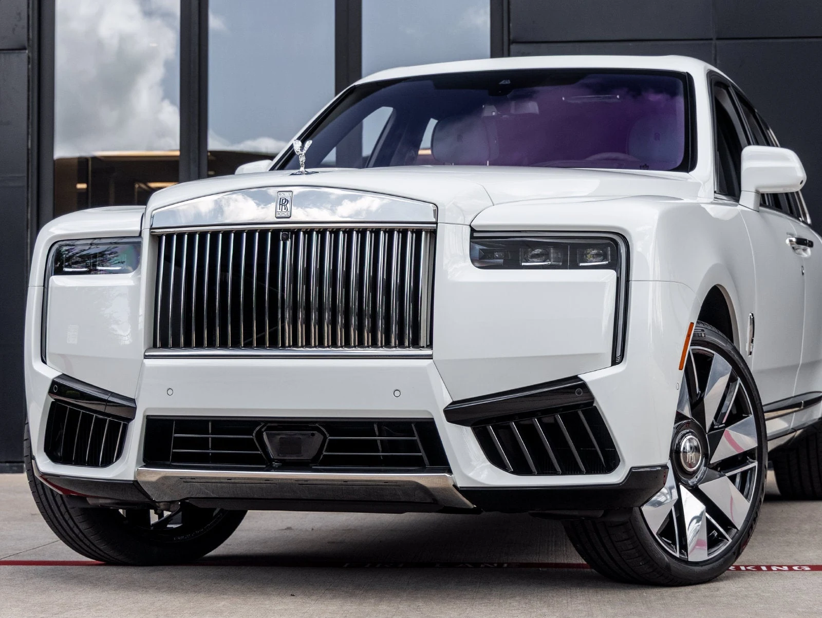 2027 Rolls-Royce Cullinan Base for sale, exterior, White