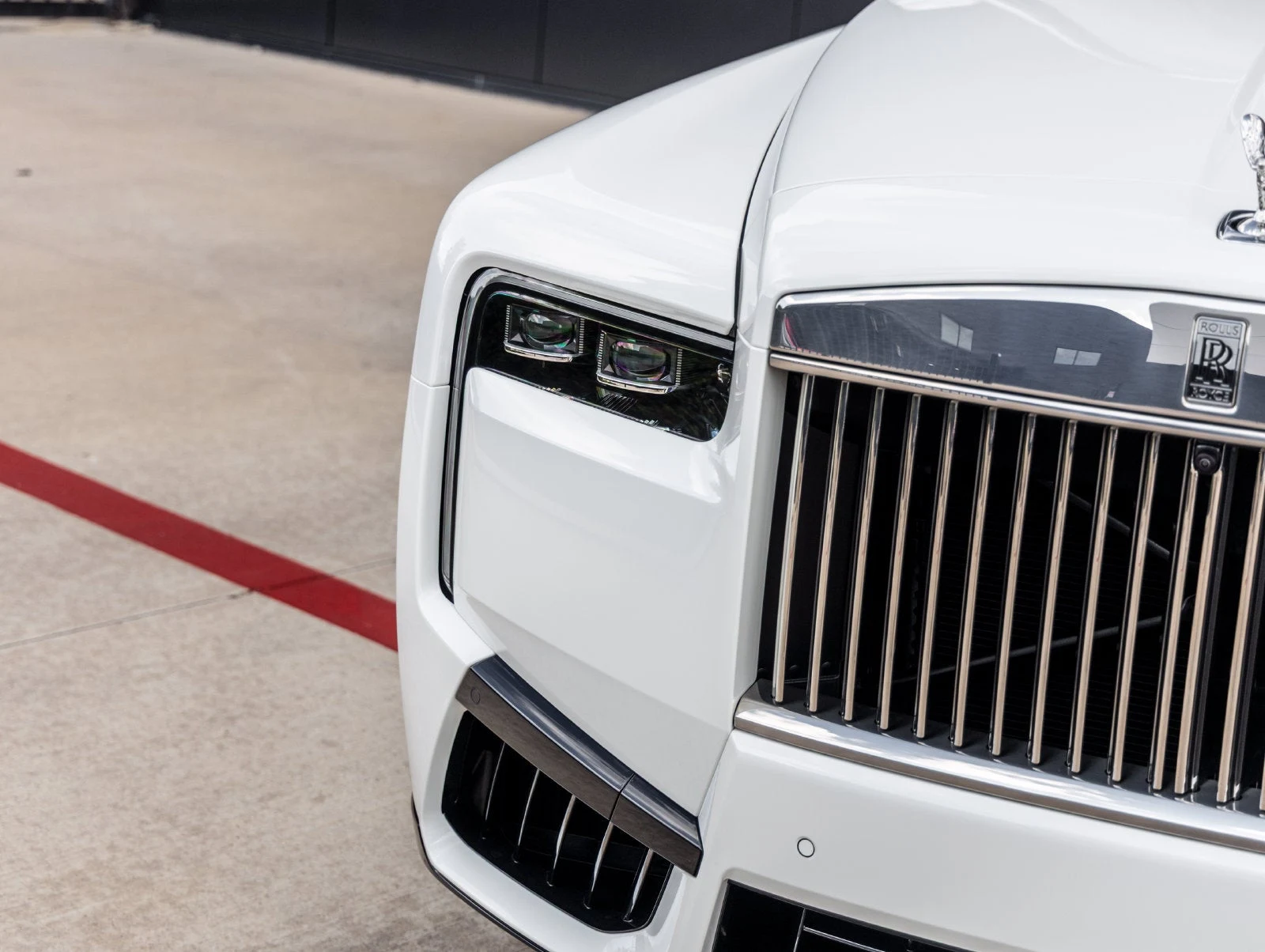 2027 Rolls-Royce Cullinan Base for sale, exterior, White