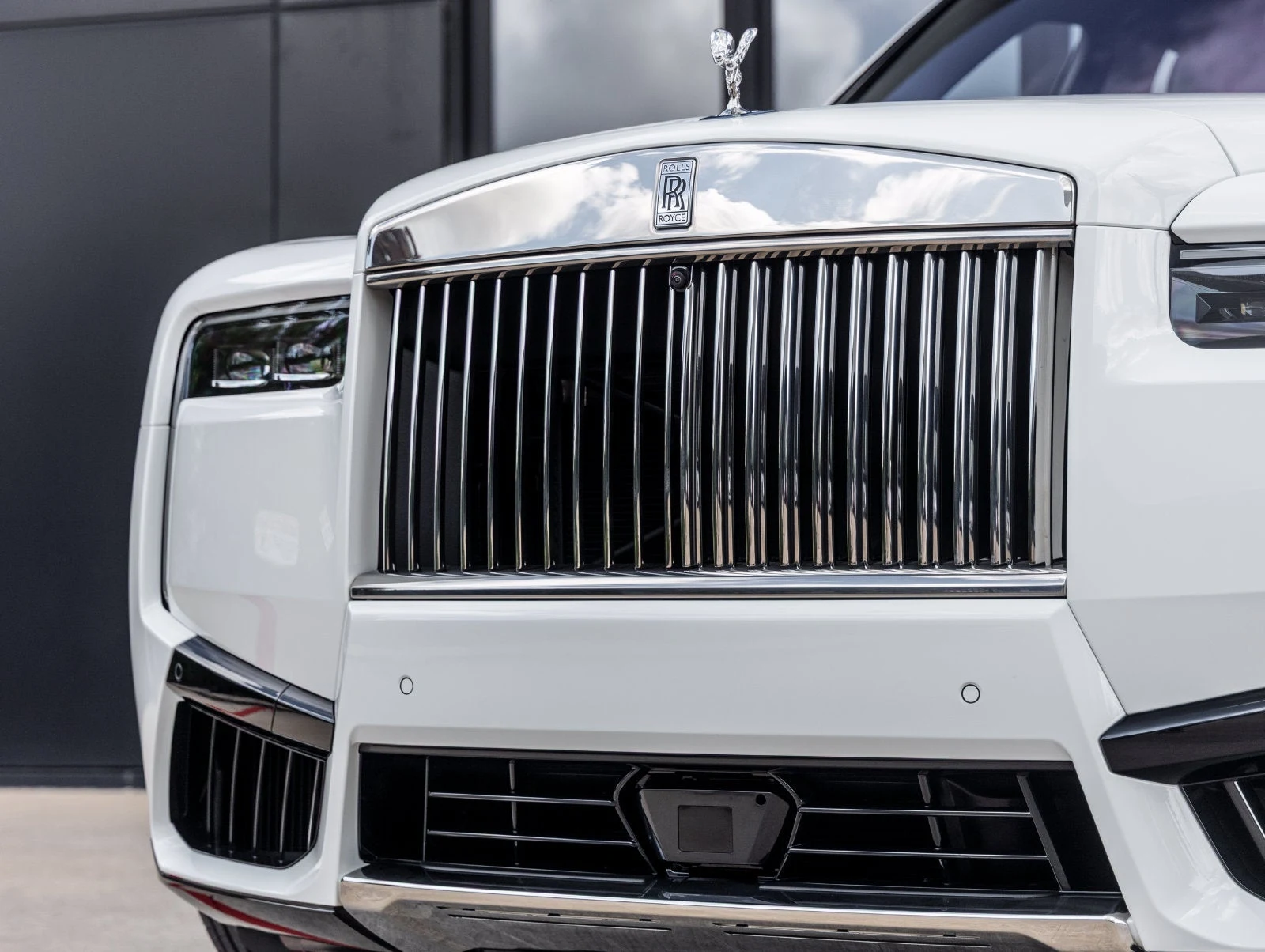 2027 Rolls-Royce Cullinan Base for sale, exterior, White