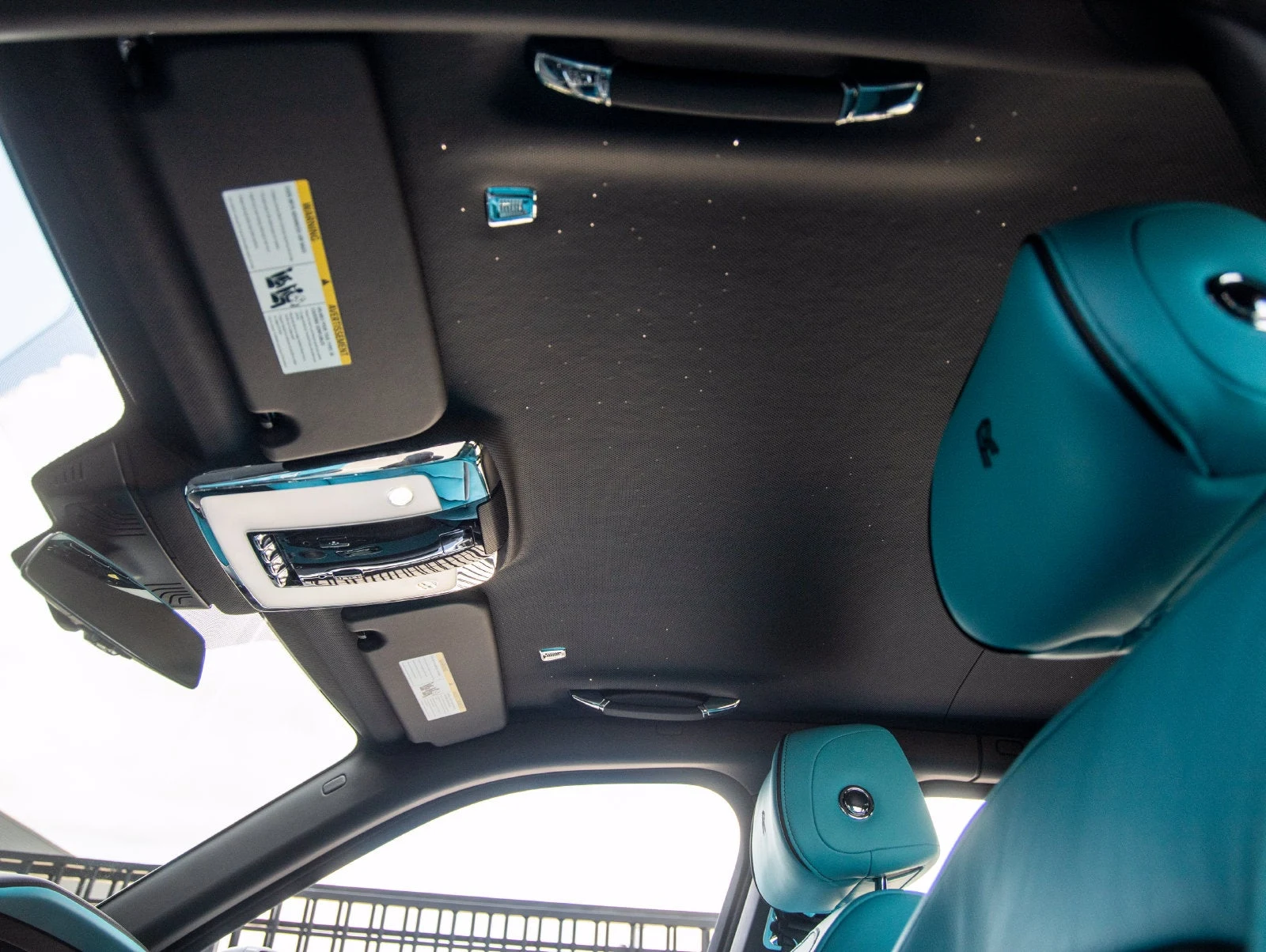 2027 Rolls-Royce Cullinan Base interior, door panel