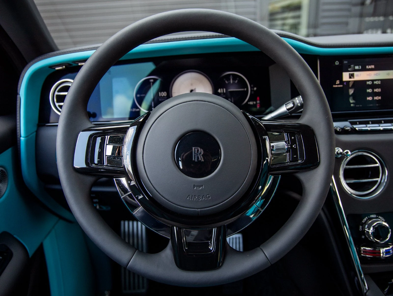 2027 Rolls-Royce Cullinan Base interior, steering wheel