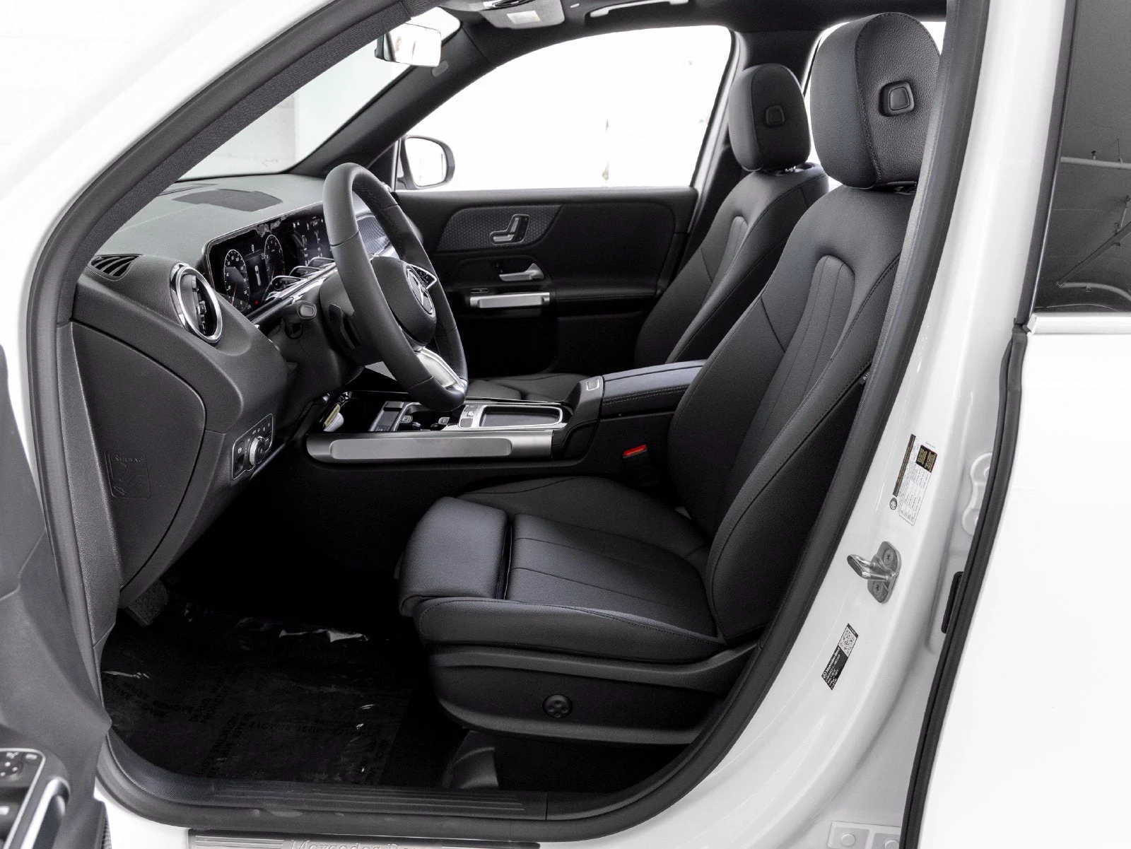 2026 Mercedes-Benz GLB GLB 250 interior, seats, Black