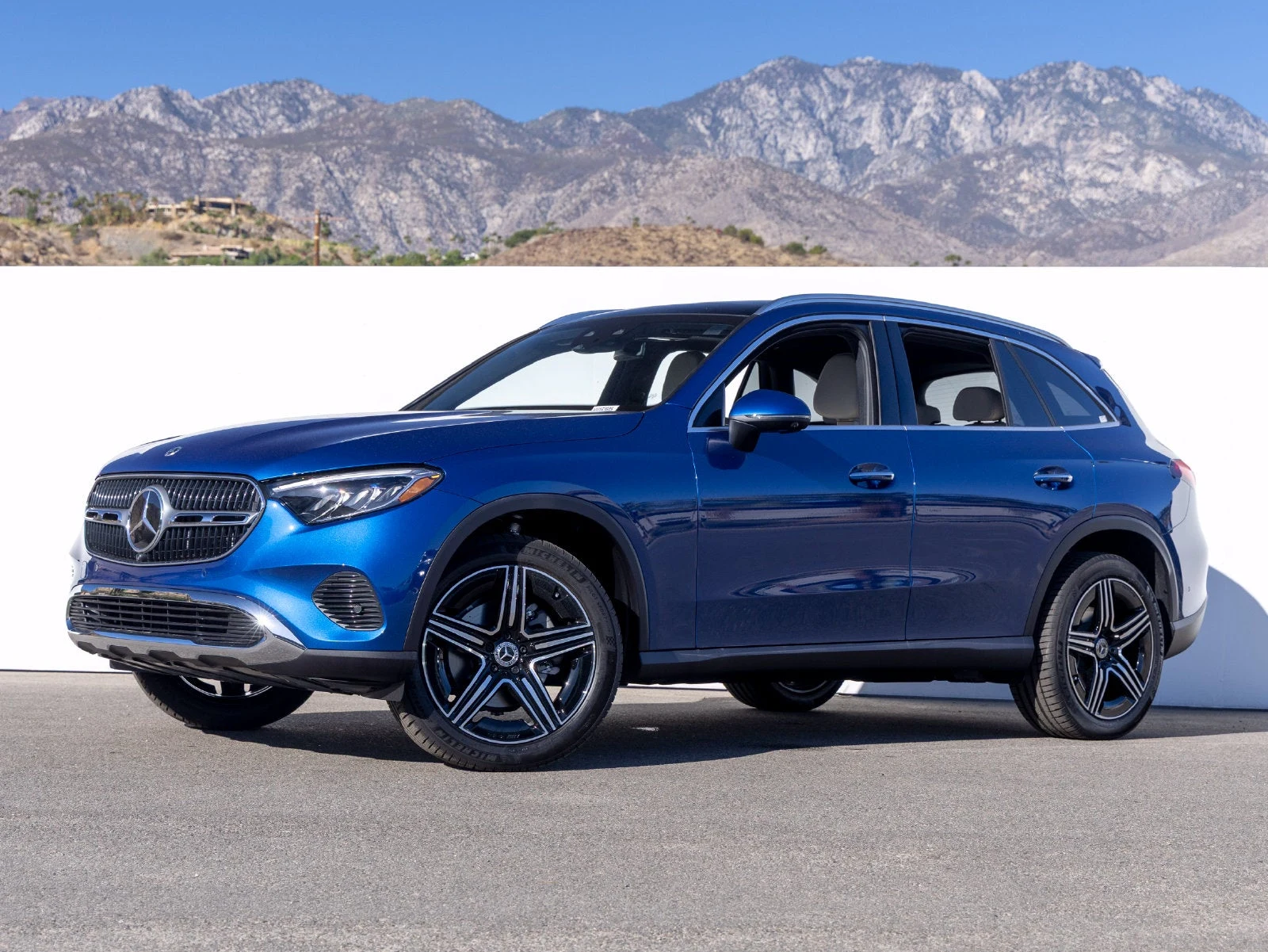 2027 Mercedes-Benz GLC GLC 300, exterior view