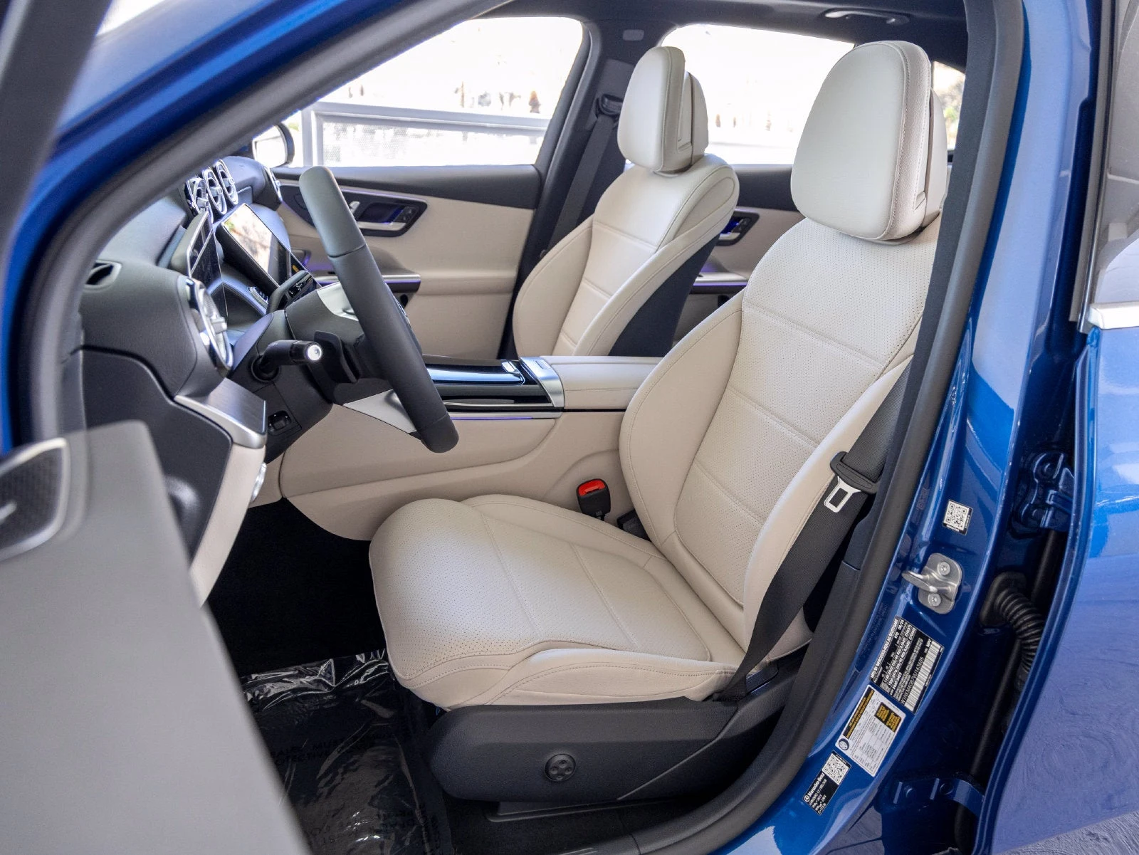 2027 Mercedes-Benz GLC GLC 300 interior, seats, Macchiato Beige