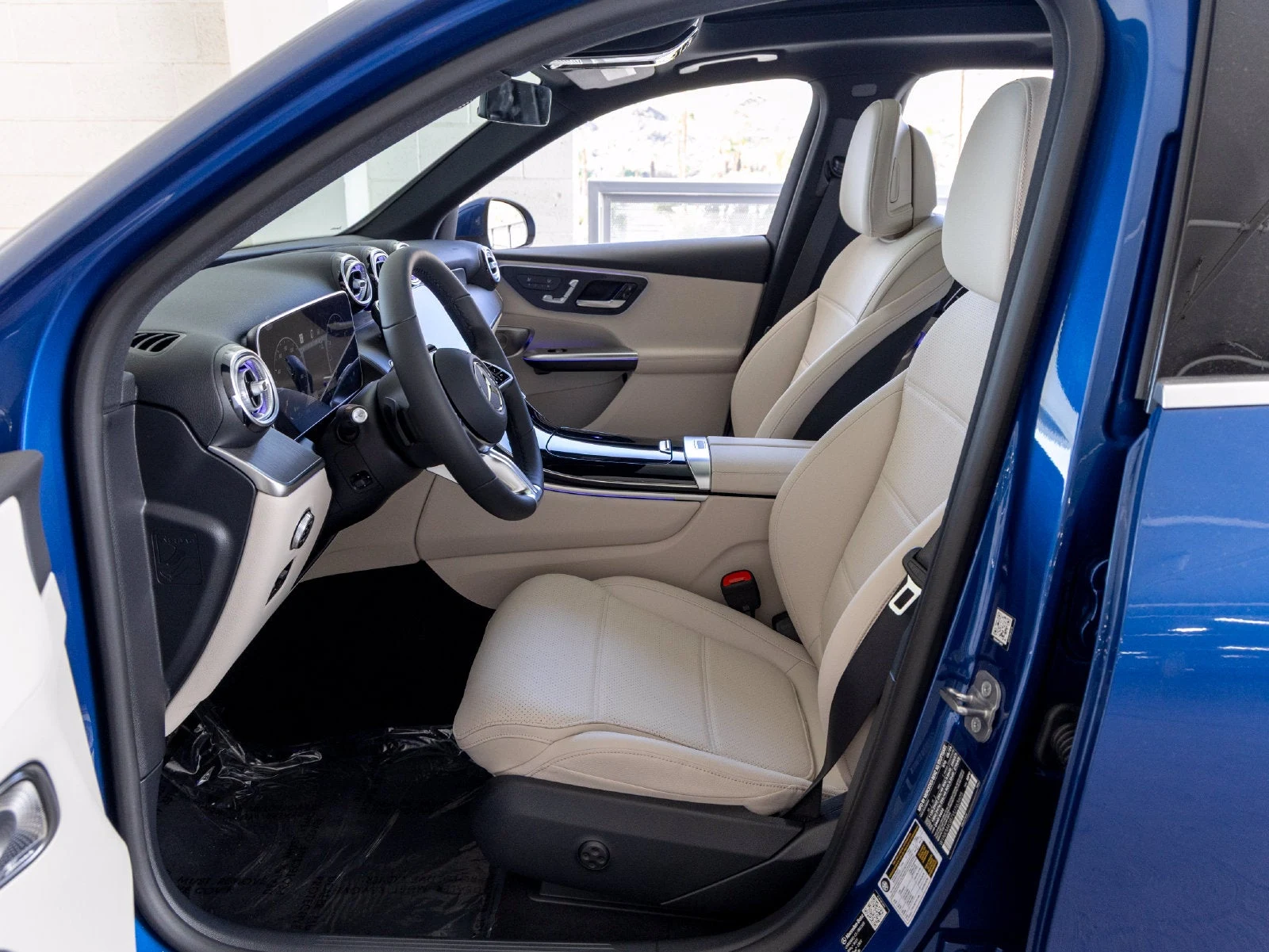 2027 Mercedes-Benz GLC GLC 300 interior, seats, Macchiato Beige