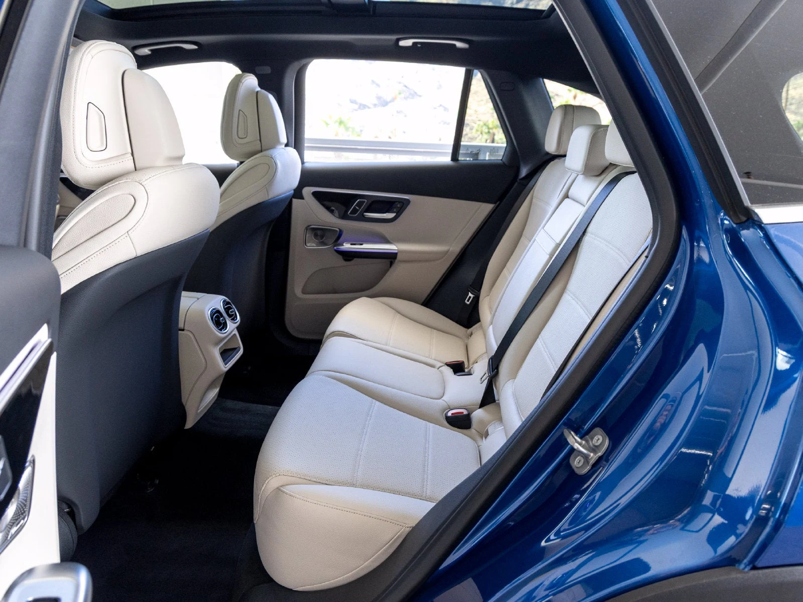 2027 Mercedes-Benz GLC GLC 300 interior, seats, Macchiato Beige
