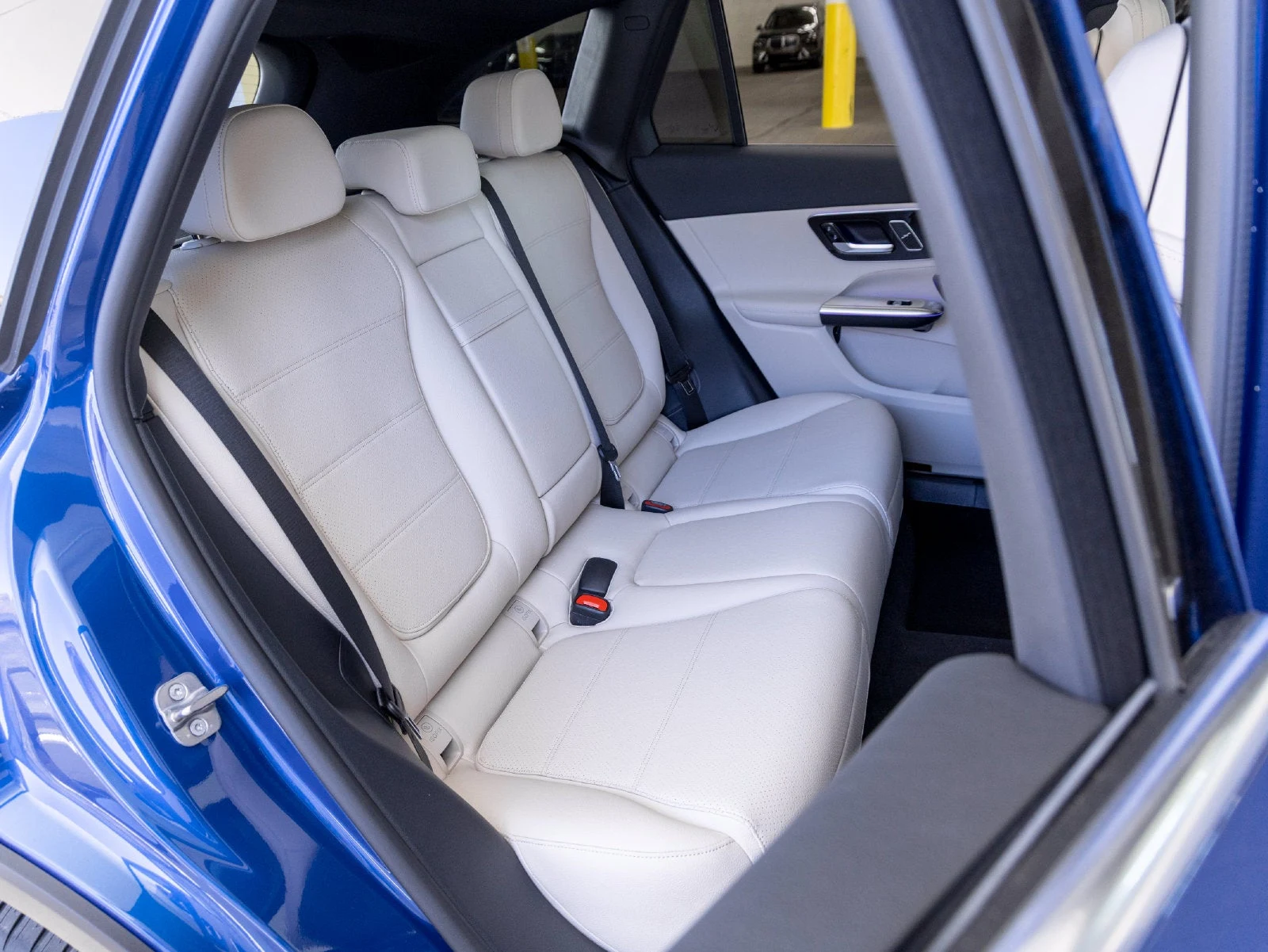 2027 Mercedes-Benz GLC GLC 300 interior, seats, Macchiato Beige