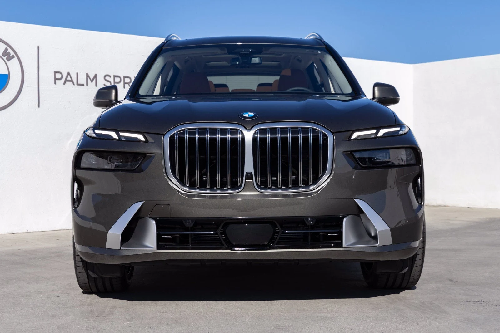 2027 BMW X7 xDrive40i for sale, exterior, Manhattan Green Metallic