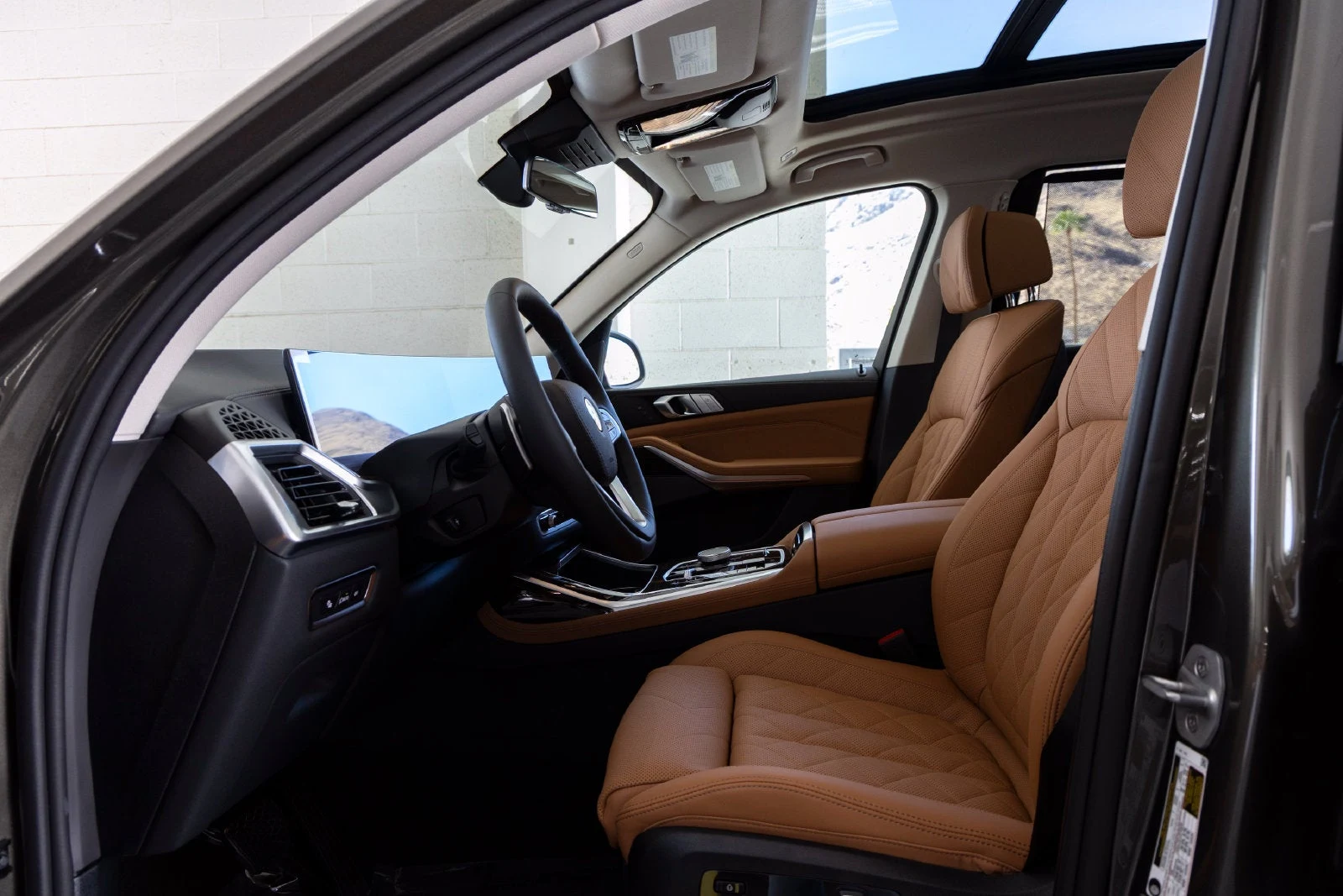 2027 BMW X7 xDrive40i interior, seats, Cognac Sensafin