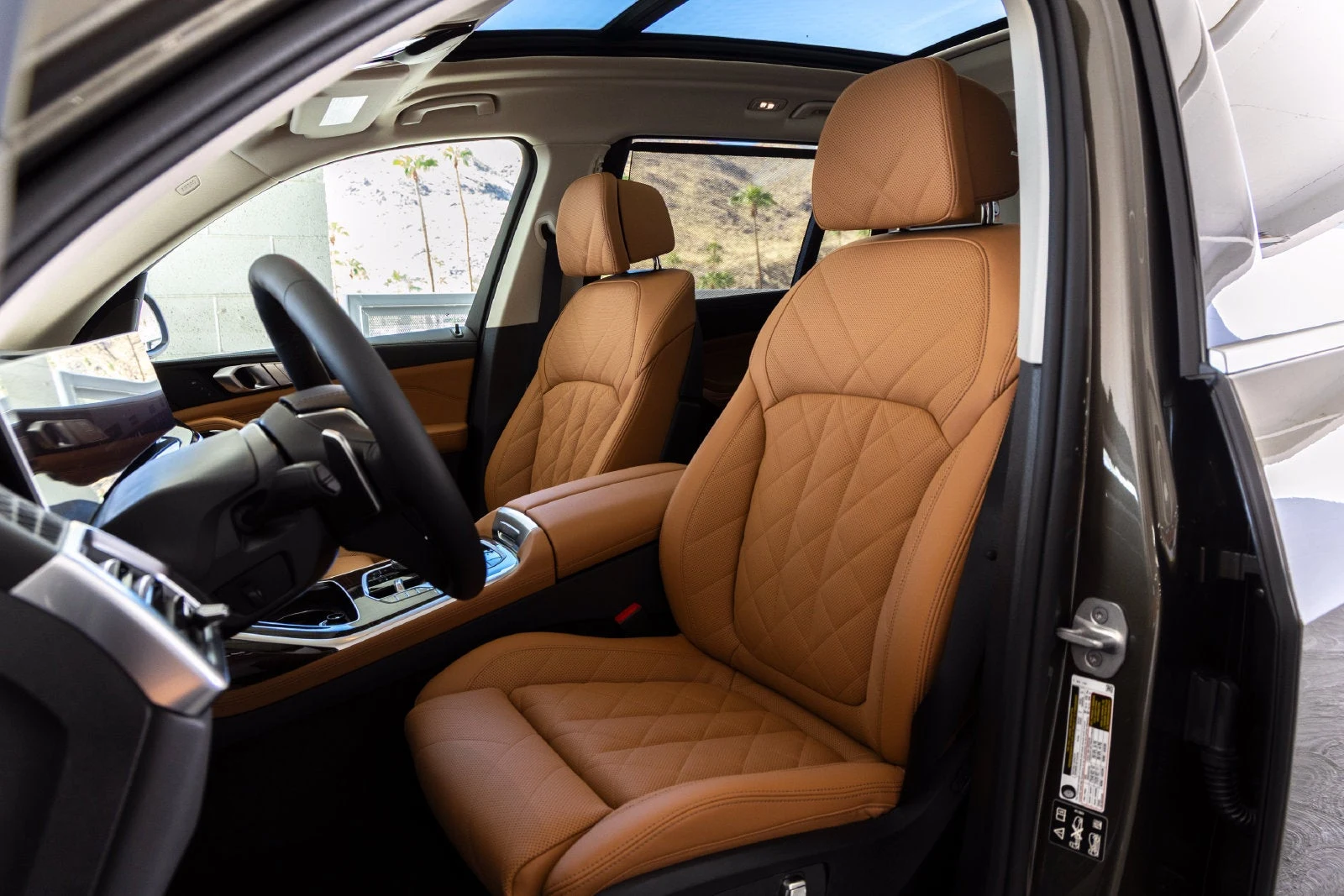 2027 BMW X7 xDrive40i interior, seats, Cognac Sensafin