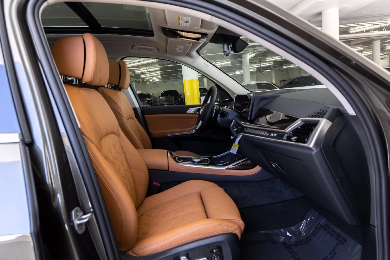 2027 BMW X7 xDrive40i interior, seats, Cognac Sensafin