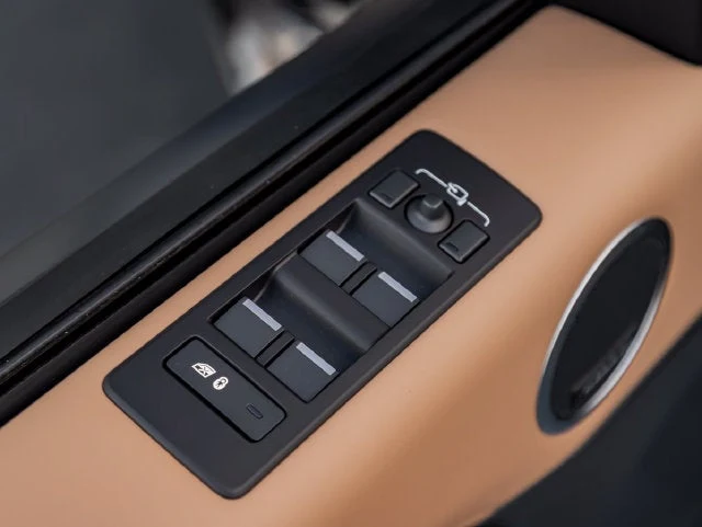 2026 Land Rover Discovery Tempest Edition interior, center console, Caraway