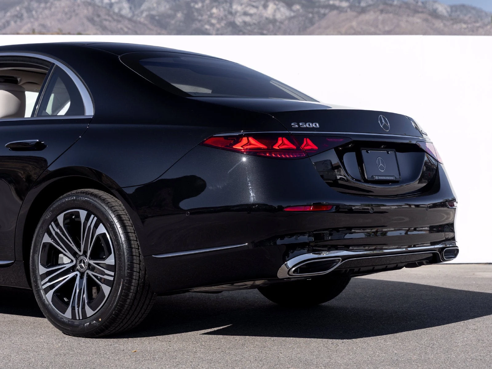 2027 Mercedes-Benz S 500 4MATIC for sale, exterior, Obsidian Black Metallic