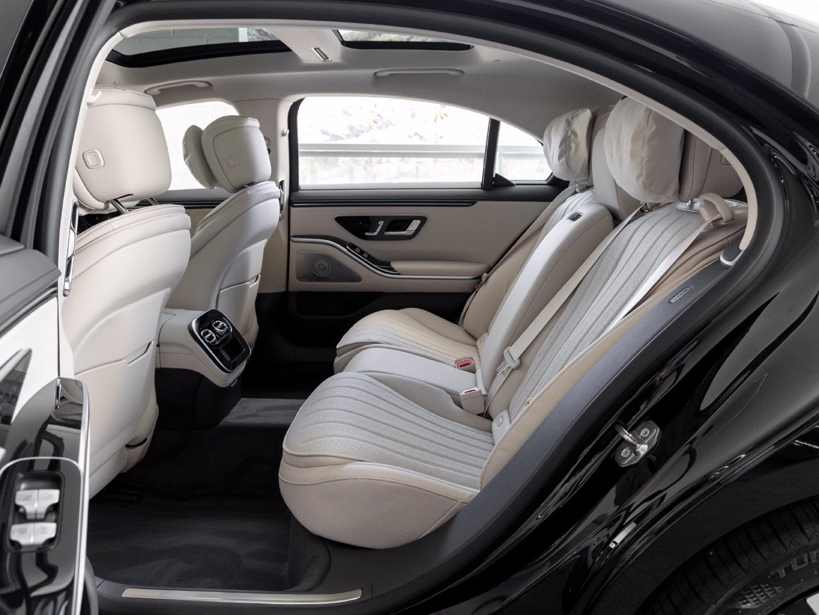 2027 Mercedes-Benz S 500 4MATIC interior, seats, Macchiato/Magma Grey