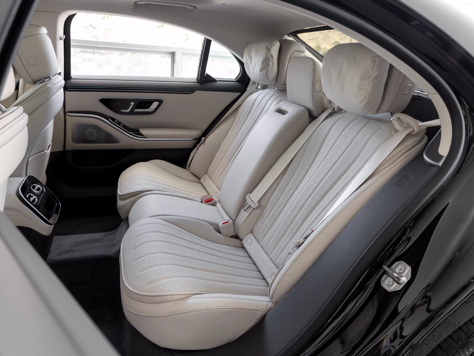 2027 Mercedes-Benz S 500 4MATIC interior, seats, Macchiato/Magma Grey
