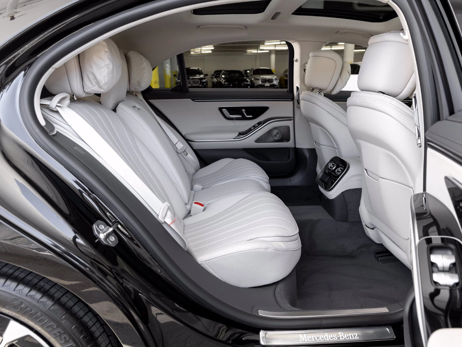 2027 Mercedes-Benz S 500 4MATIC interior, seats, Macchiato/Magma Grey