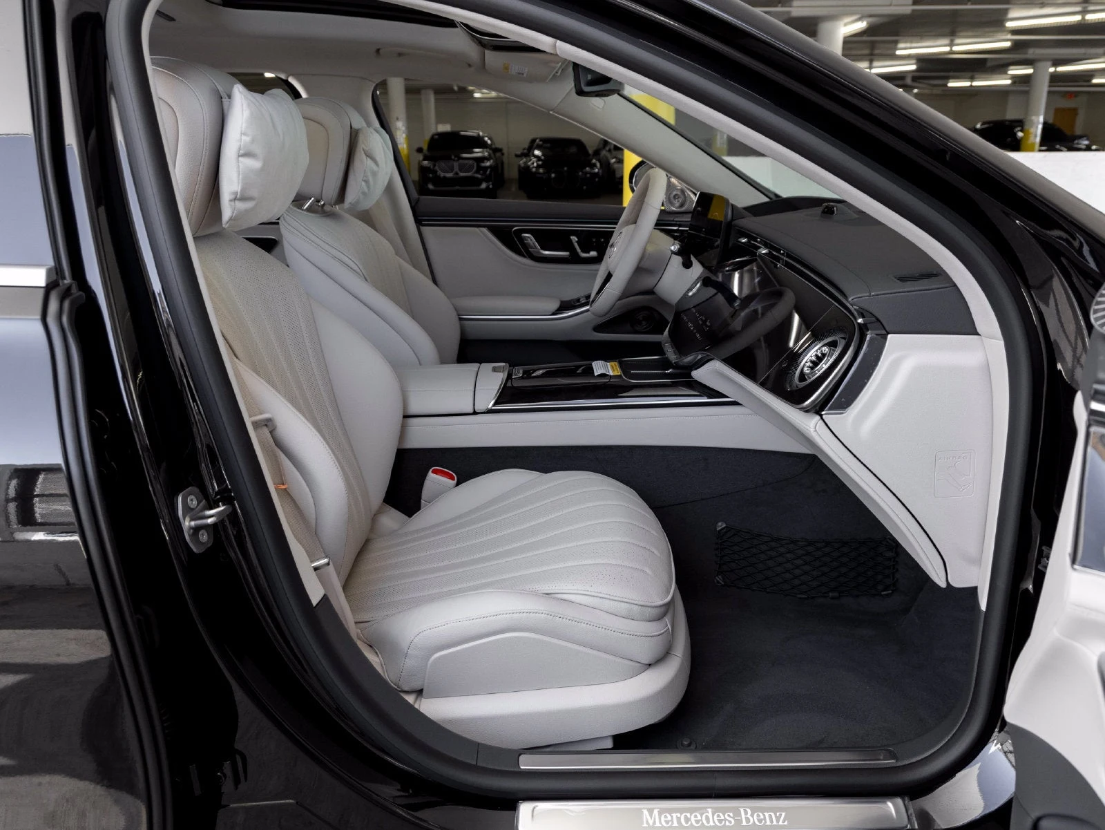 2027 Mercedes-Benz S 500 4MATIC interior, seats, Macchiato/Magma Grey