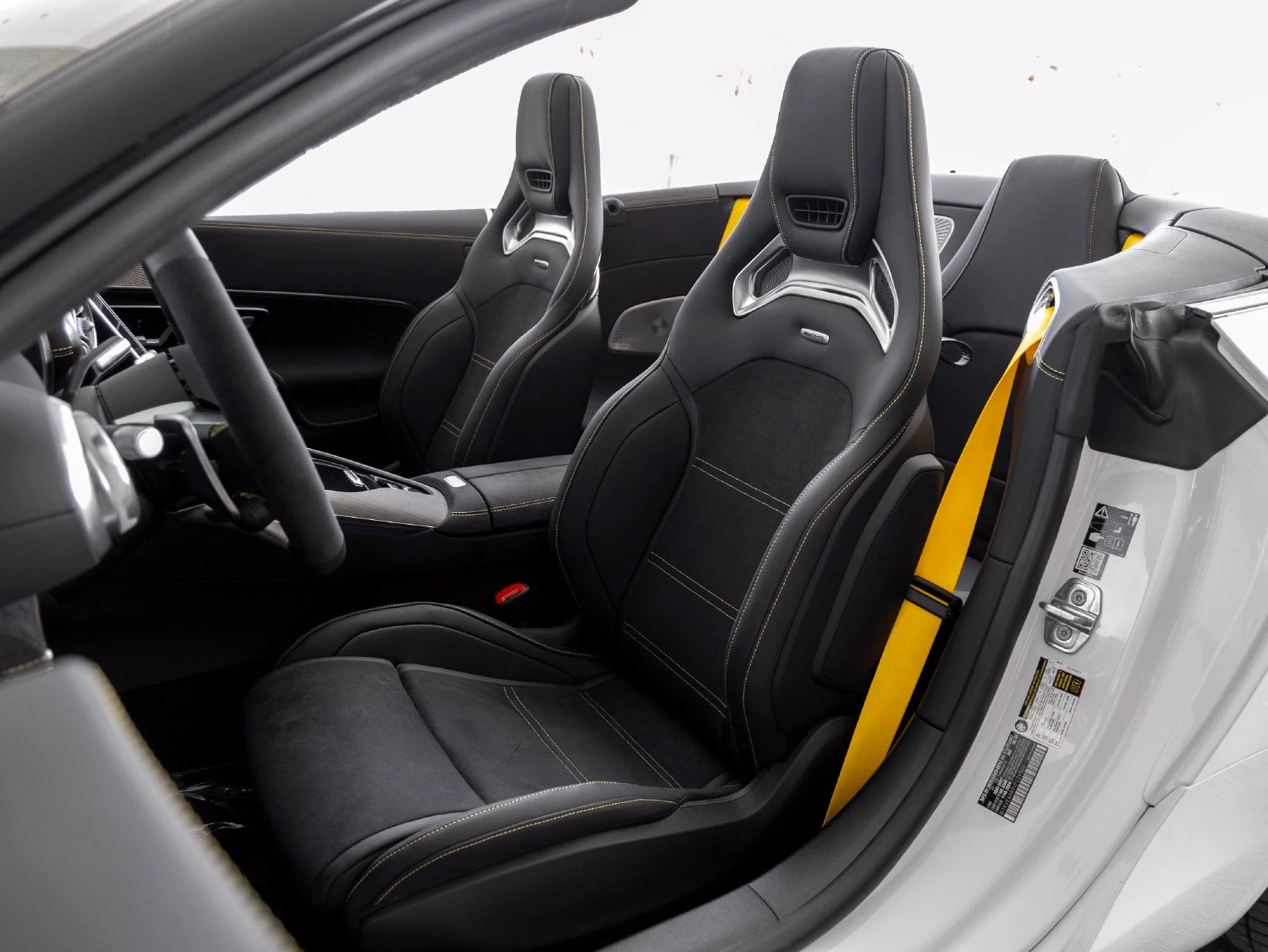 2027 Mercedes-AMG SL 55 4MATIC+ interior, seats, Black W/Yellow Stitching
