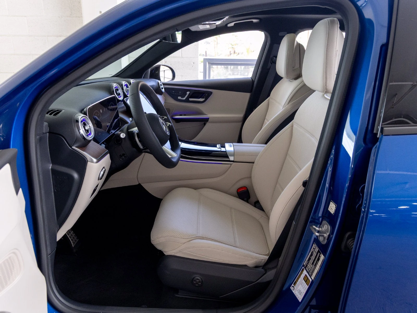 2027 Mercedes-Benz GLC 300 4MATIC Coupé interior, seats, Macchiato Beige