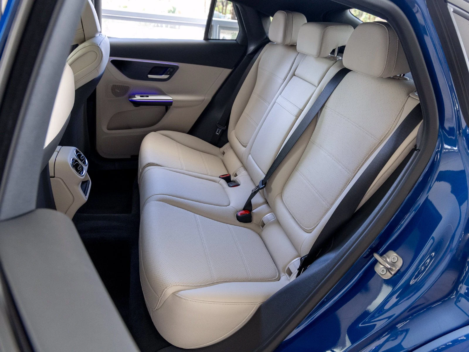 2027 Mercedes-Benz GLC 300 4MATIC Coupé interior, seats, Macchiato Beige