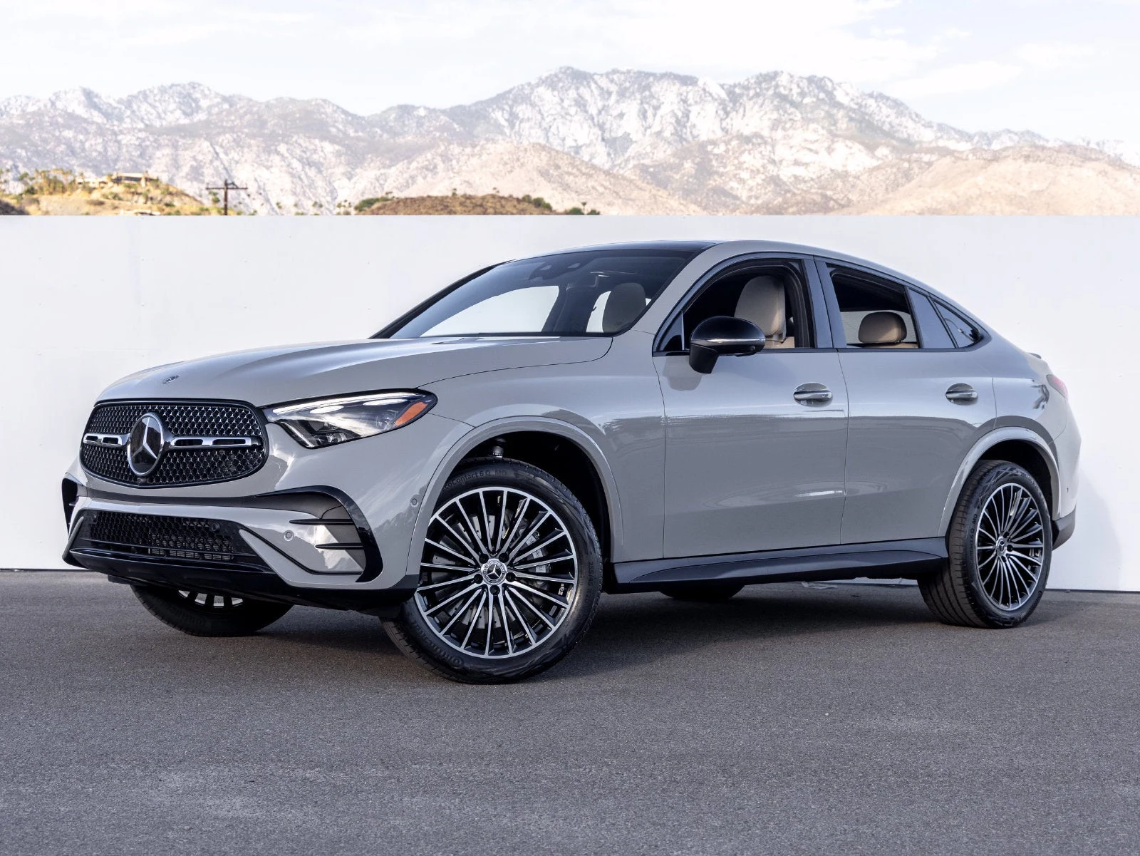 2027 Mercedes-Benz GLC 300 4MATIC Coupé, exterior view