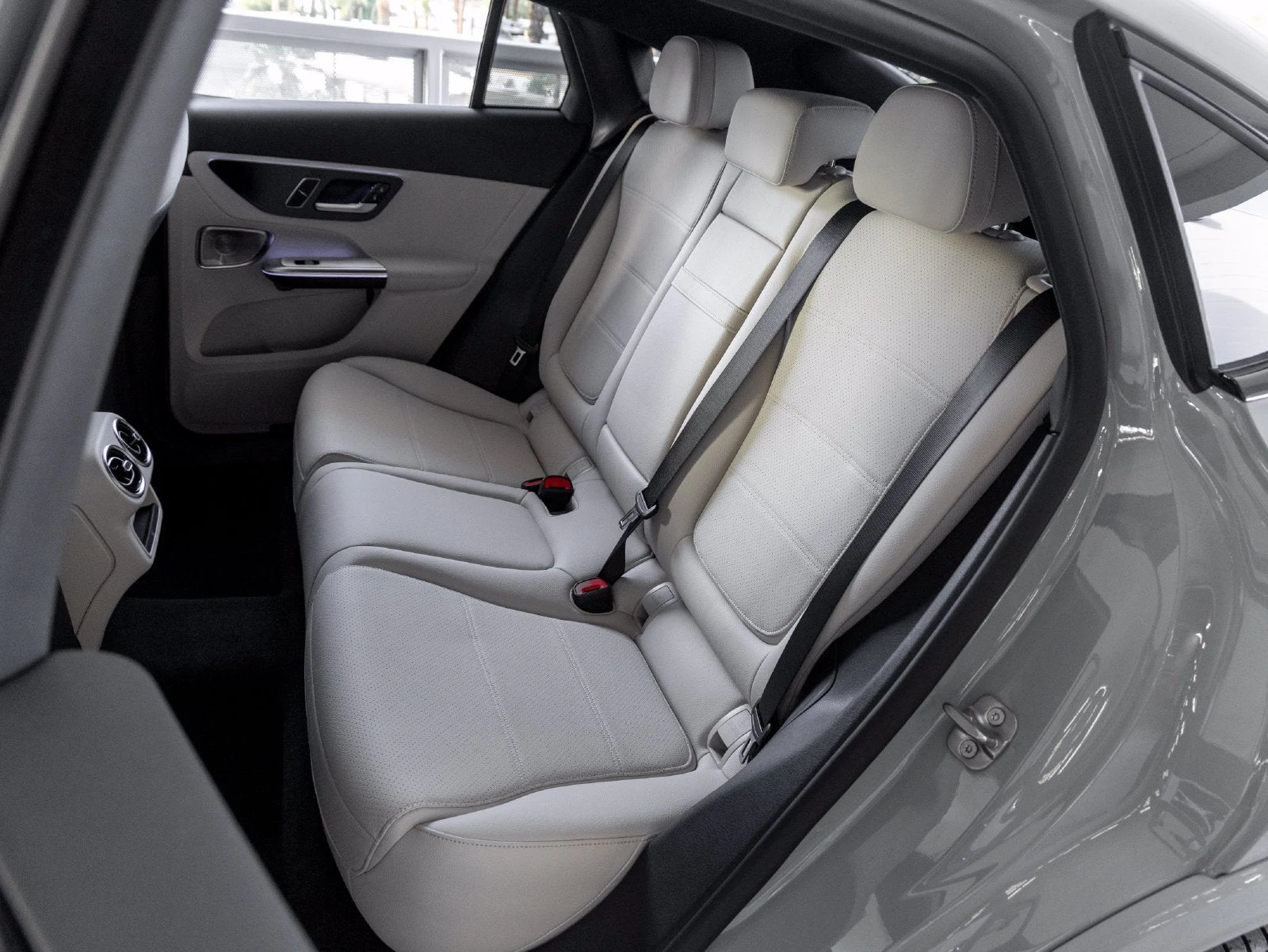 2027 Mercedes-Benz GLC 300 4MATIC Coupé interior, seats, Macchiato Beige
