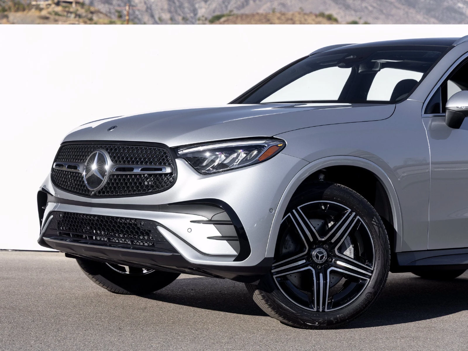 2027 Mercedes-Benz GLC 300 for sale, exterior, Cirrus Silver Metallic