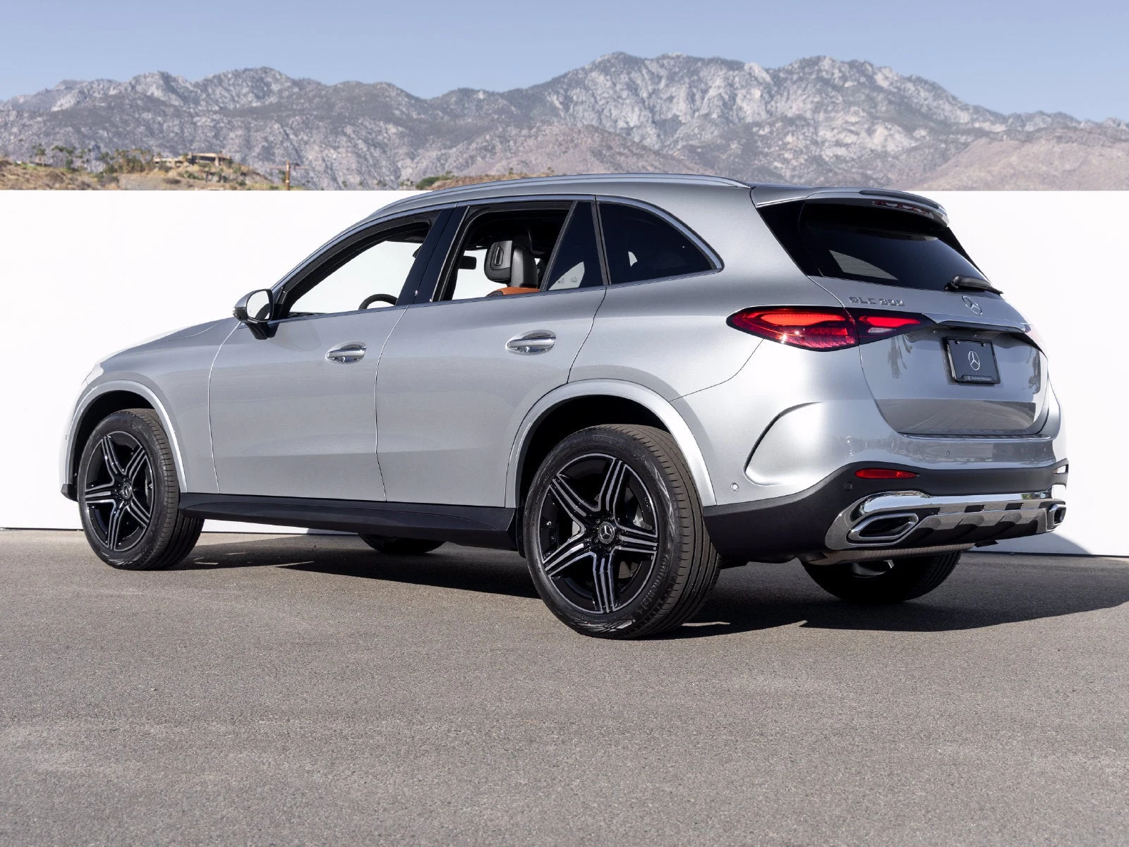 2027 Mercedes-Benz GLC 300 for sale, exterior, Cirrus Silver Metallic
