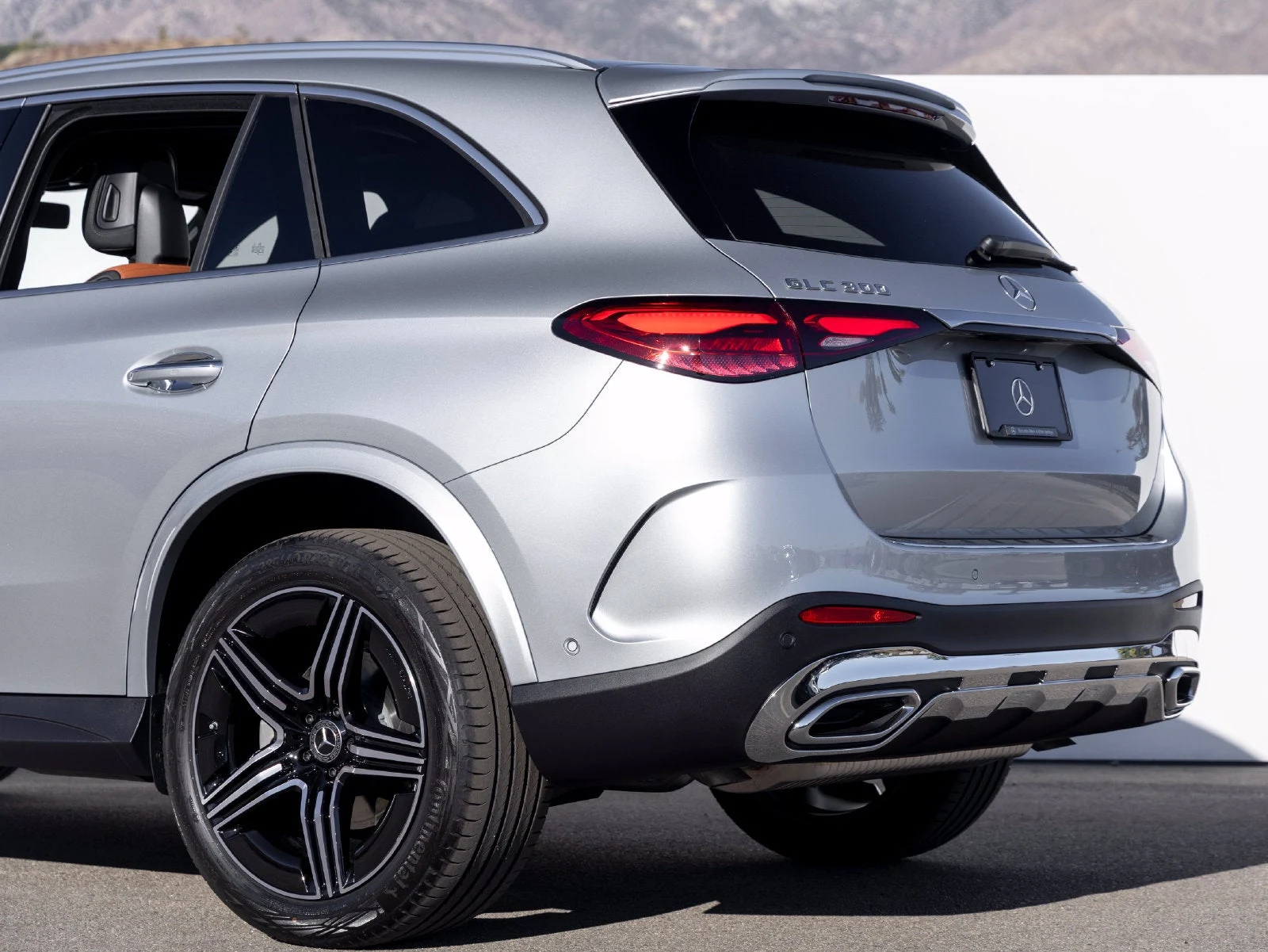 2027 Mercedes-Benz GLC 300, rear three-quarter view, Cirrus Silver Metallic