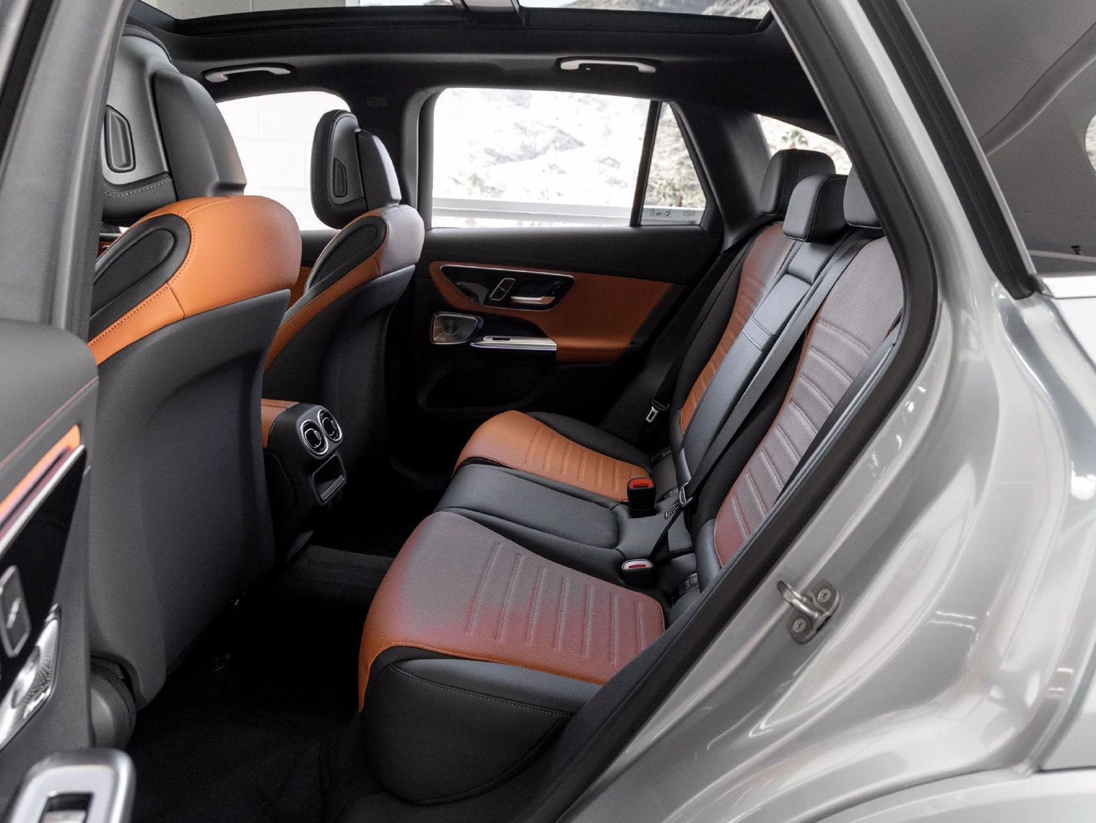 2027 Mercedes-Benz GLC 300 interior, seats, Amg Sienna Brown/Black