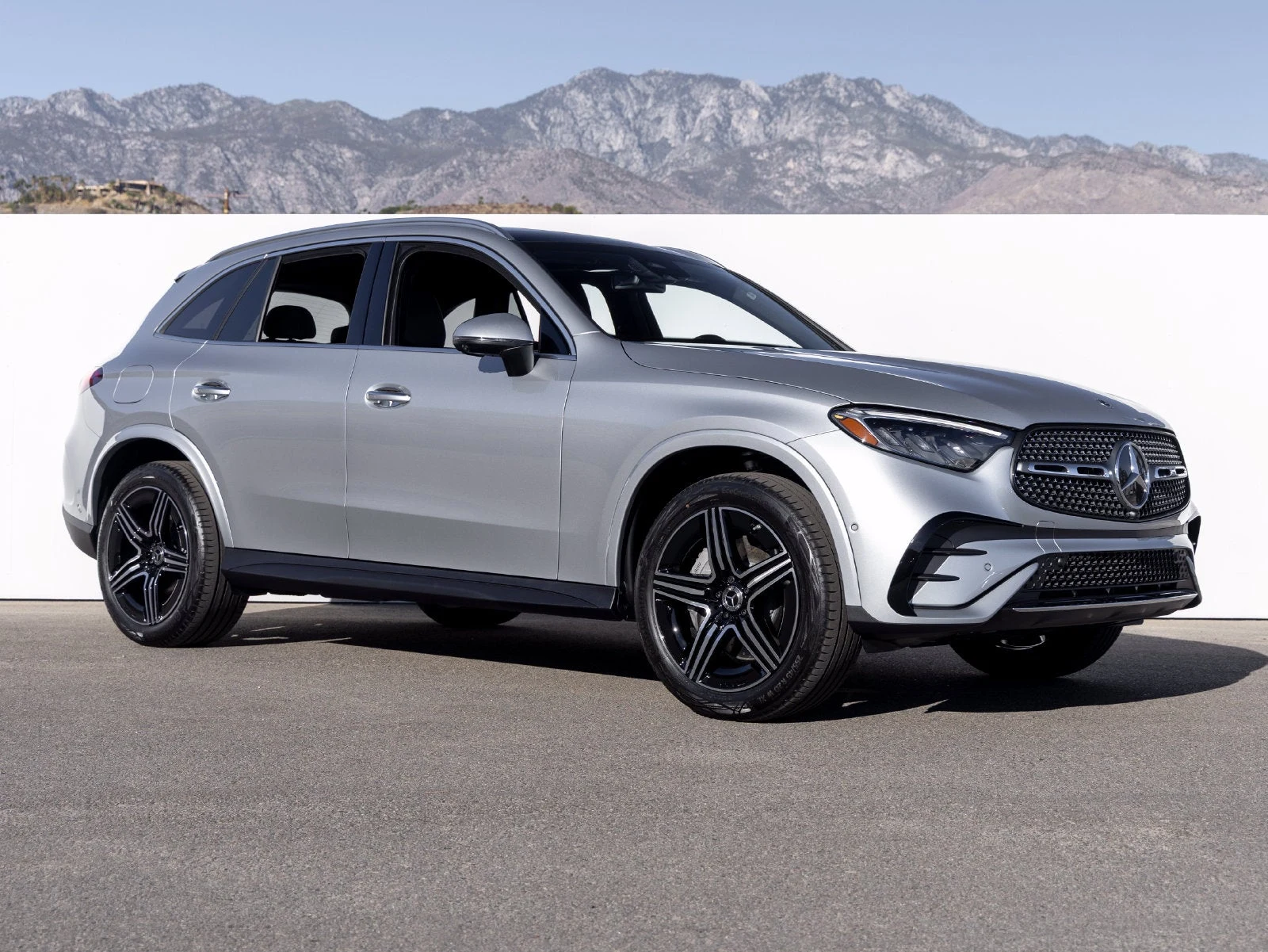 2027 Mercedes-Benz GLC 300 for sale, front three-quarter view, Cirrus Silver Metallic