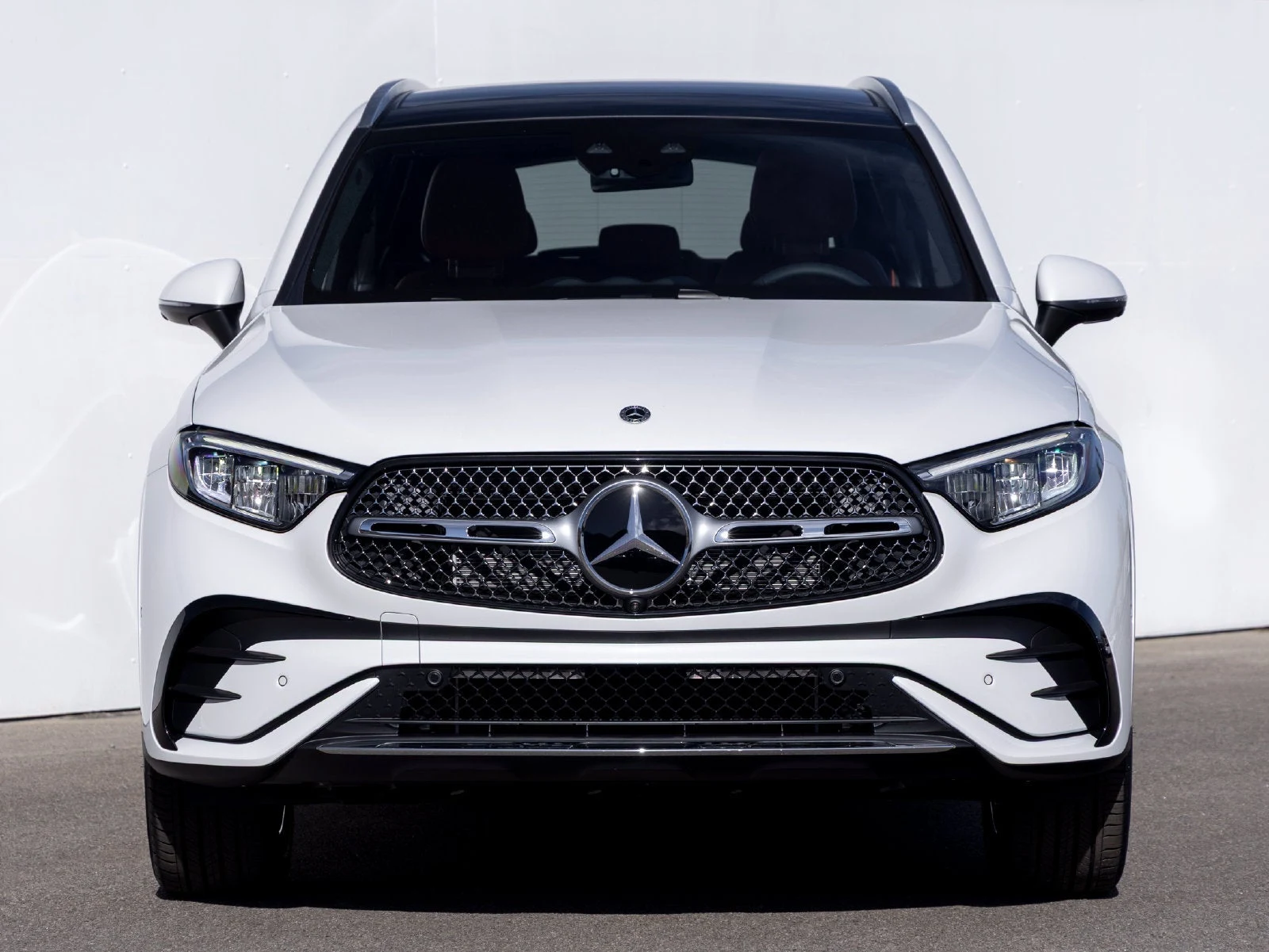 2027 Mercedes-Benz GLC 300 for sale, exterior, Manufaktur Moonlight White Metallic