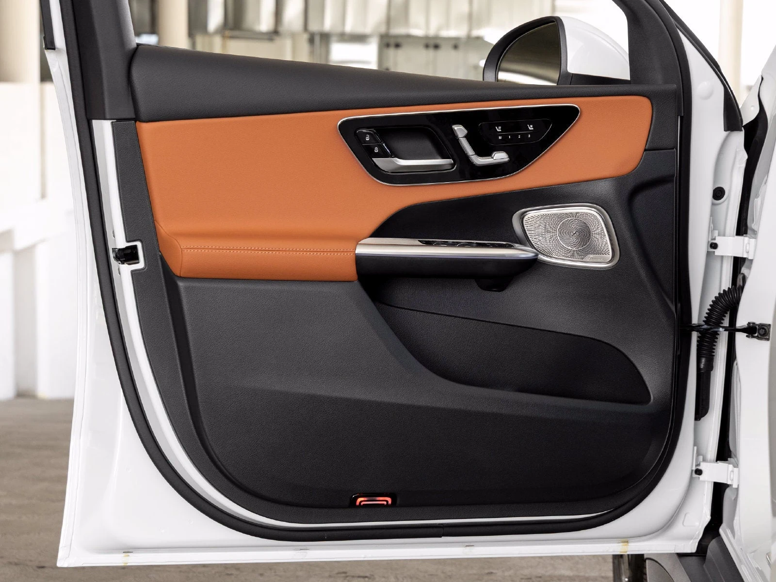 2027 Mercedes-Benz GLC 300 interior, door panel, Sienna Brown