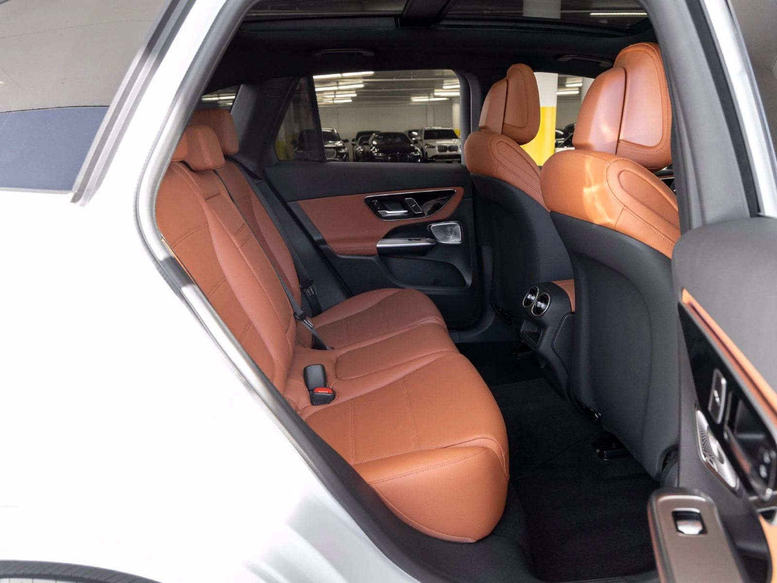 2027 Mercedes-Benz GLC 300 interior, seats, Sienna Brown