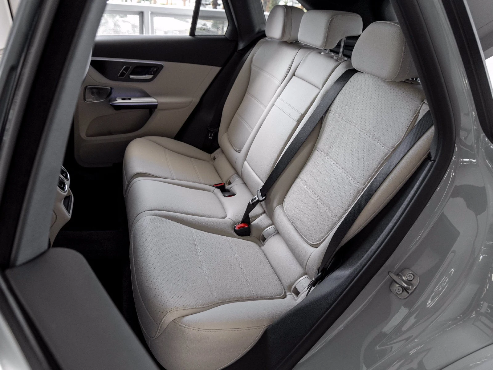 2027 Mercedes-Benz GLC 300 4MATIC interior, seats, Macchiato Beige