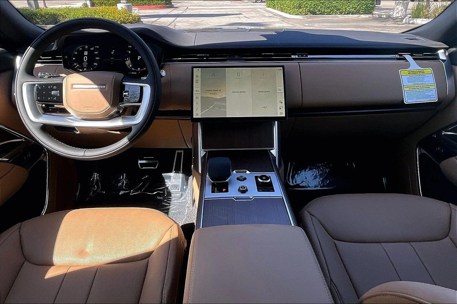 2027 Land Rover Range Rover SE LWB interior
