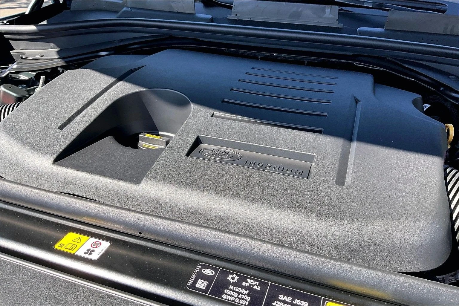 2027 Land Rover Range Rover SE LWB trunk