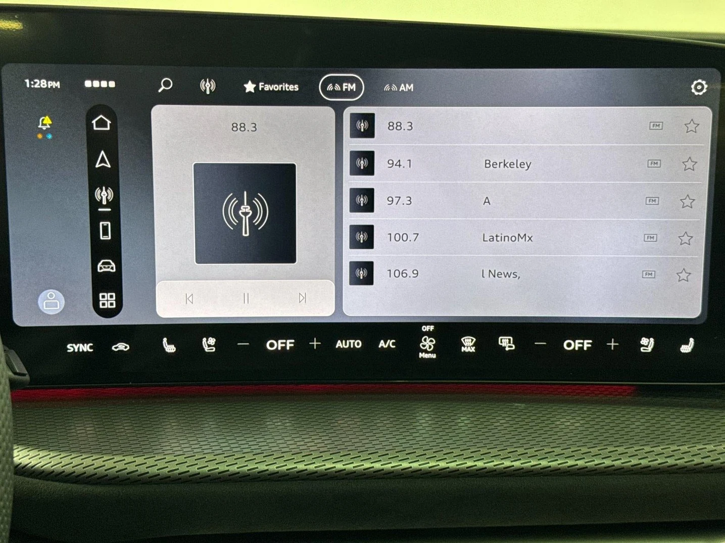 2026 Audi SQ5 Premium Plus quattro interior, Arras Red