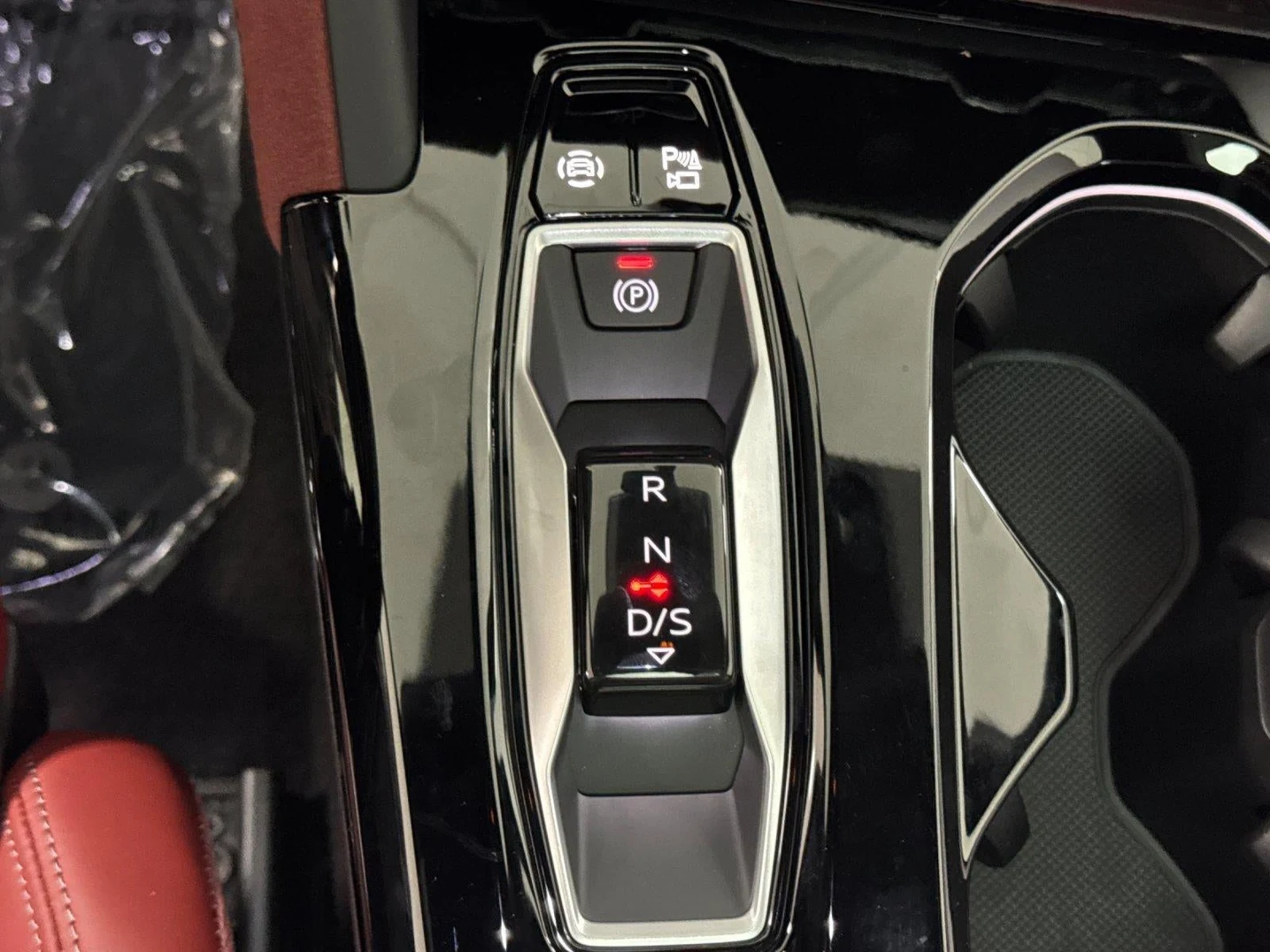 2026 Audi SQ5 Premium Plus quattro interior, center console, Arras Red