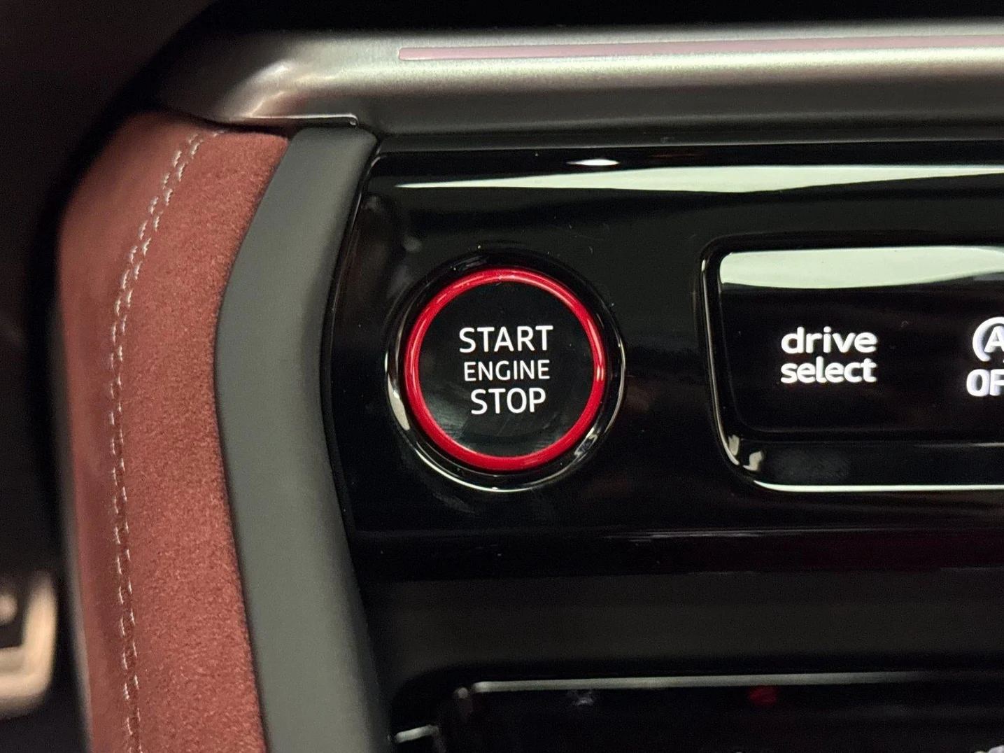 2026 Audi SQ5 Premium Plus quattro interior, Arras Red