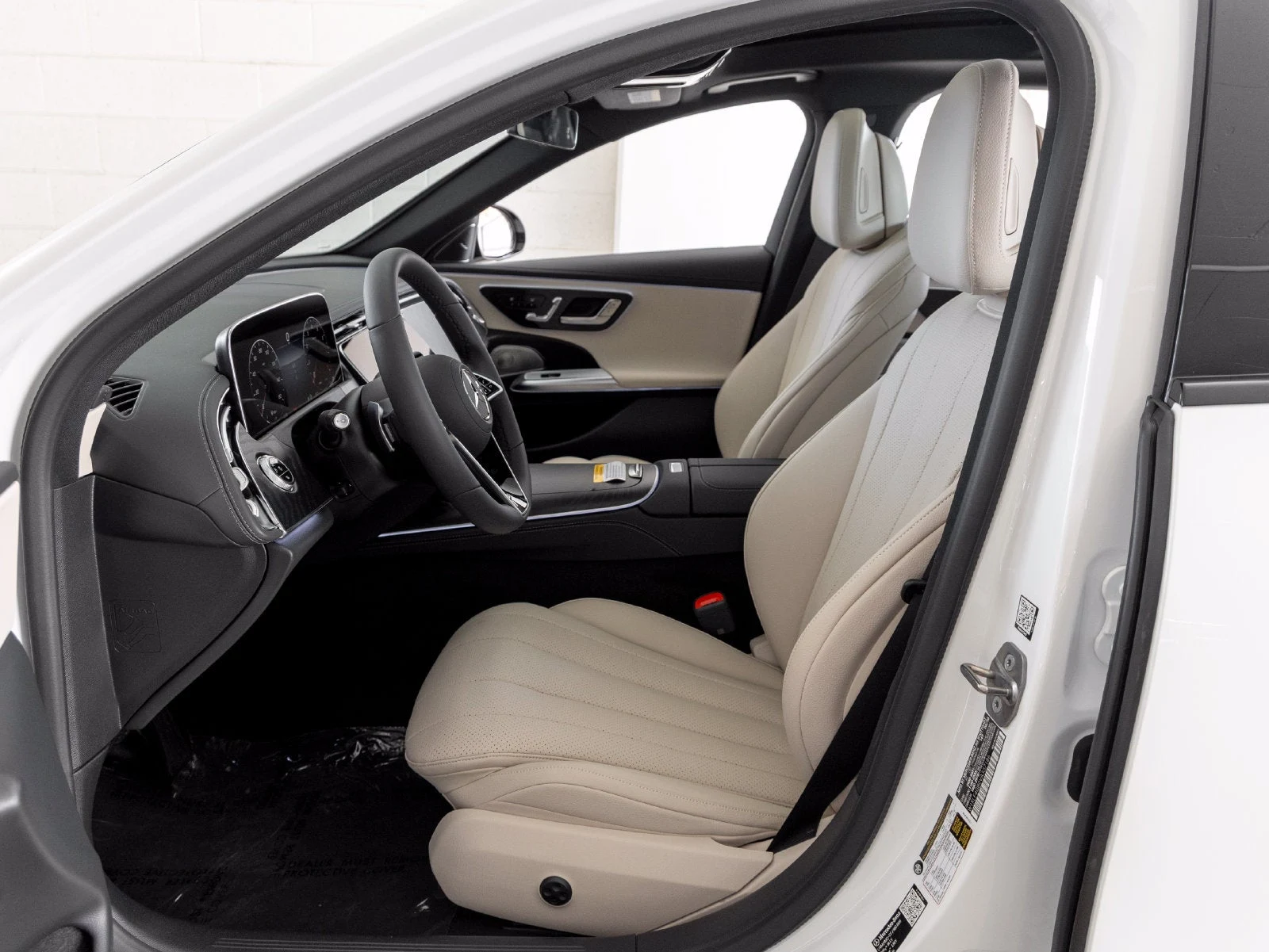 2027 Mercedes-Benz E 350 interior, seats, Macchiato Beige/Black