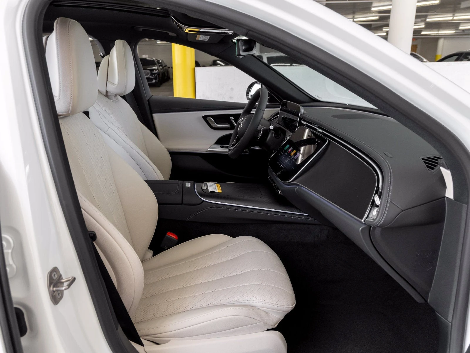 2027 Mercedes-Benz E 350 interior, seats, Macchiato Beige/Black