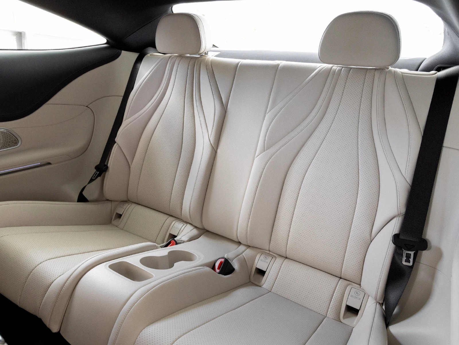 2027 Mercedes-Benz CLE 450 4MATIC Coupé interior, seats, Macchiato Beige