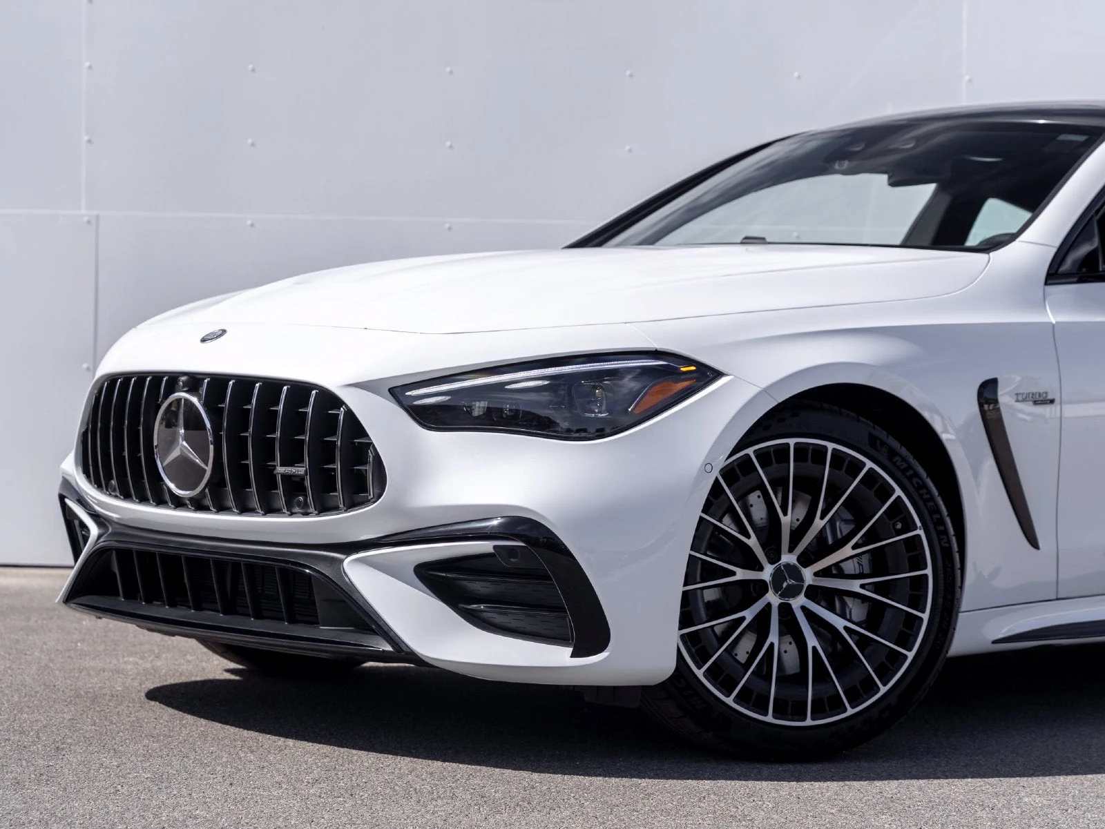 2027 Mercedes-AMG CLE 53 4MATIC+ Coupé for sale, exterior, Manufaktur Moonlight White Metallic