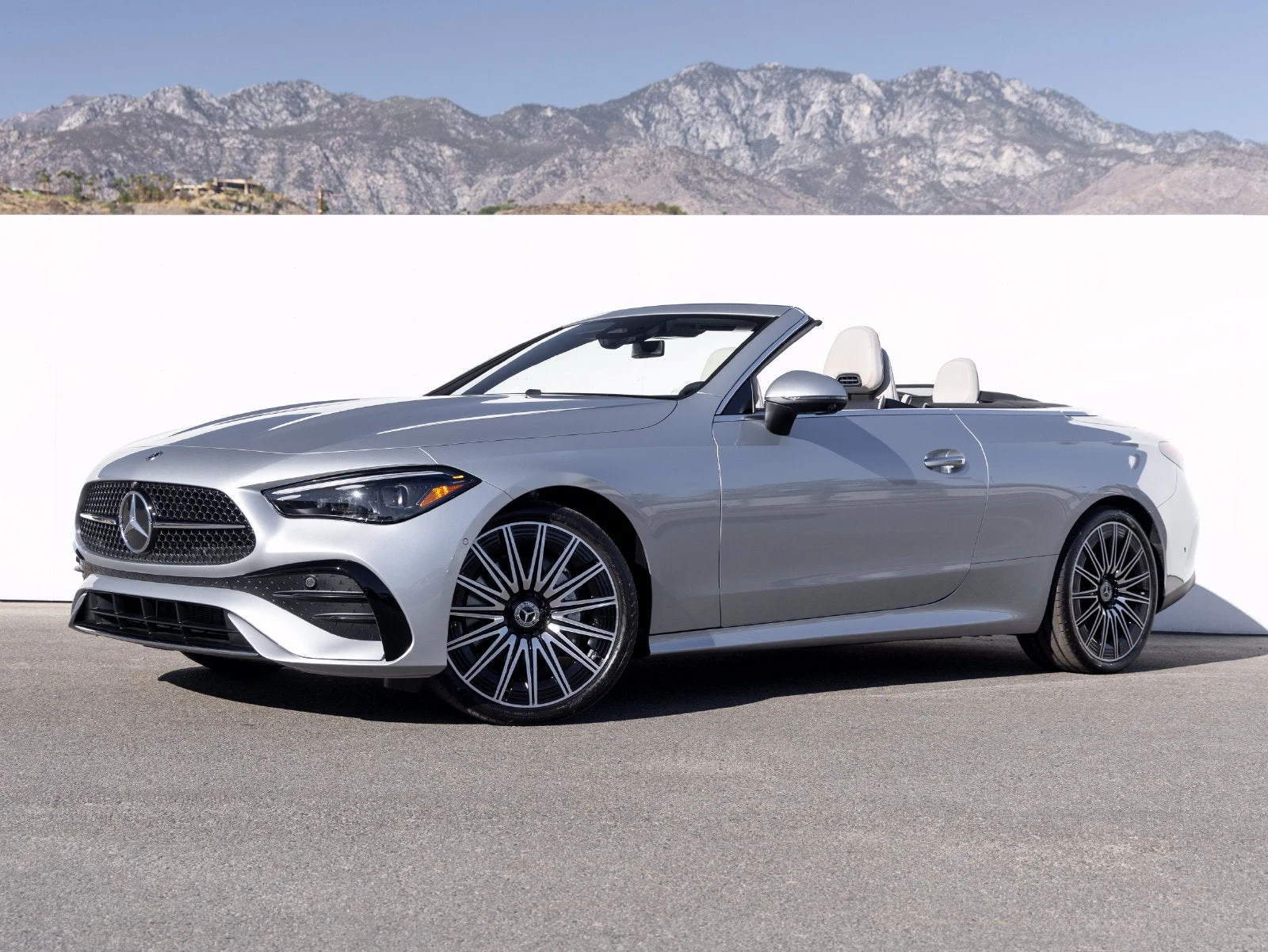 2027 Mercedes-Benz CLE 300 4MATIC Cabriolet, exterior view