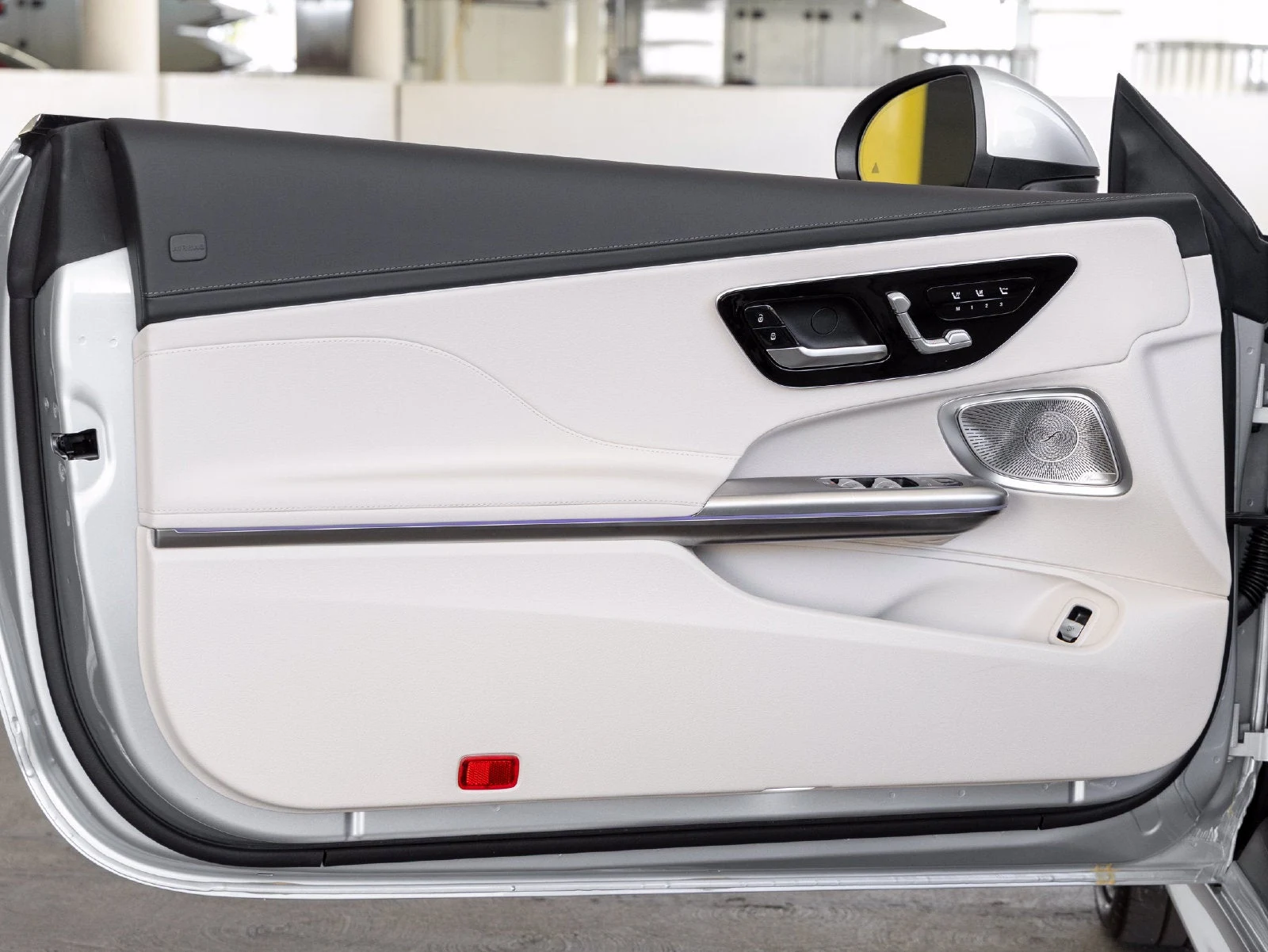 2027 Mercedes-Benz CLE 300 4MATIC Cabriolet for sale, exterior, Cirrus Silver Metallic